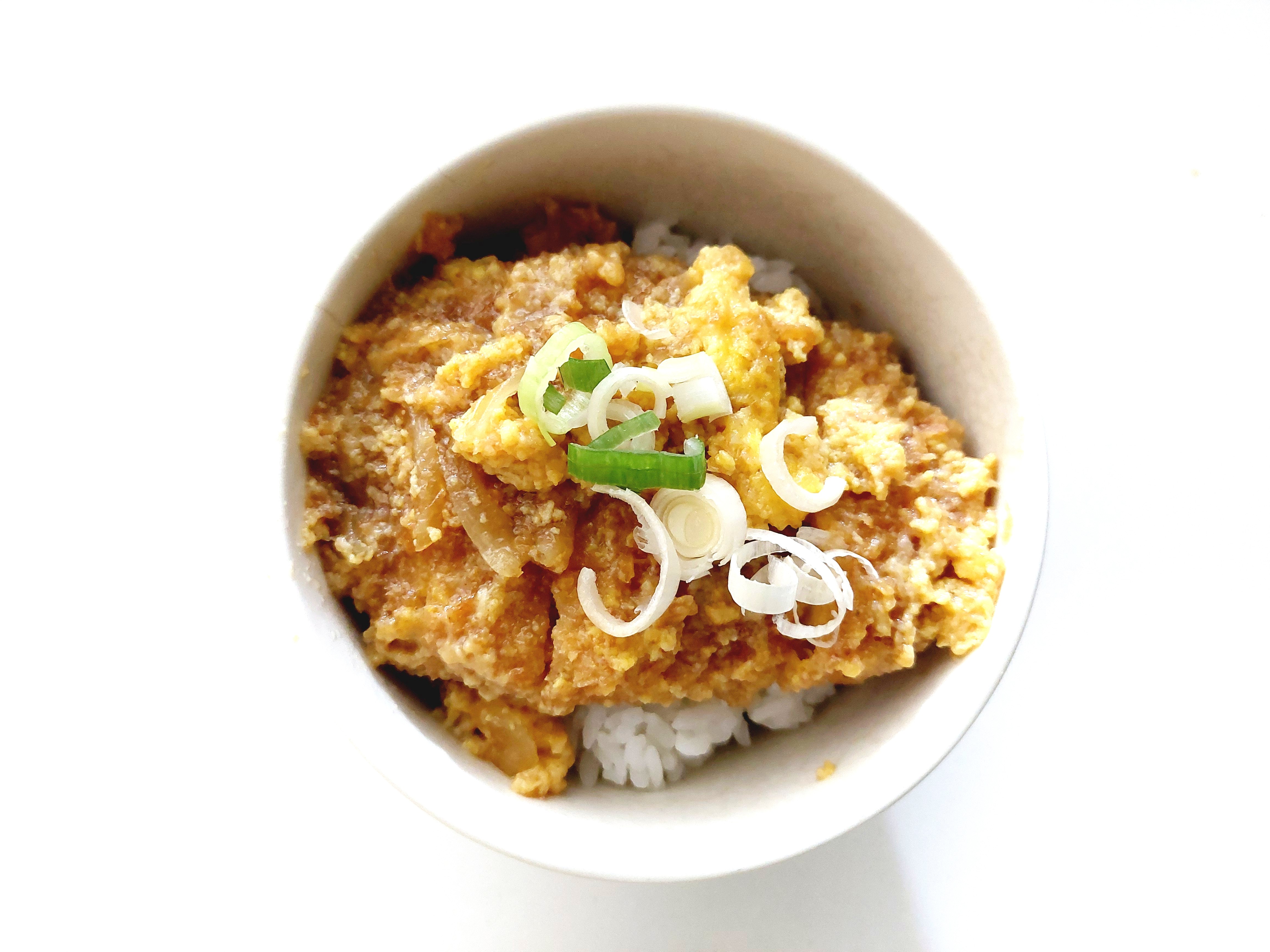 コープ「レンジでロースかつ丼の具」完成ネギ付