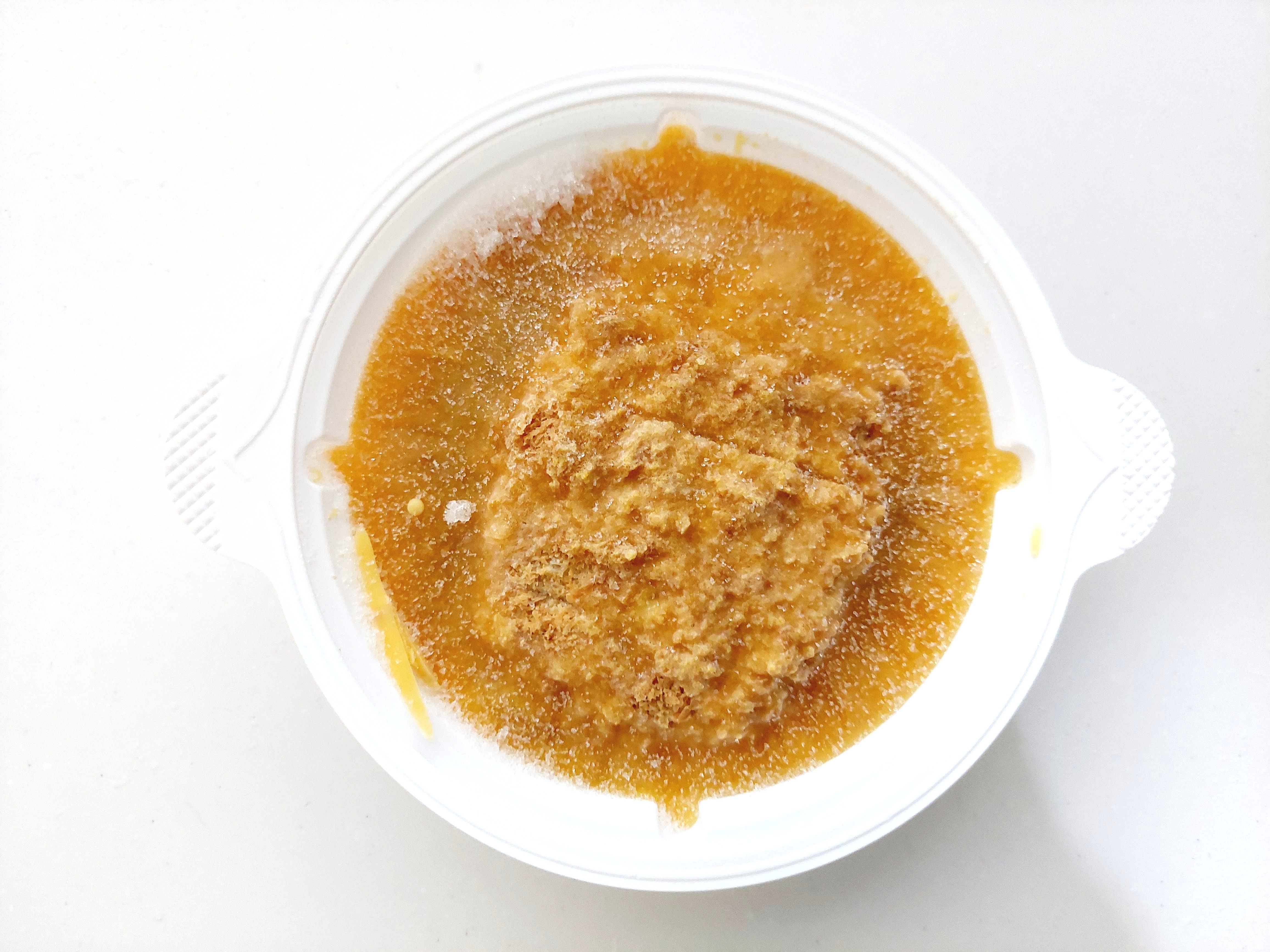 コープ「レンジでロースかつ丼の具」凍ったままフタをあけてみた