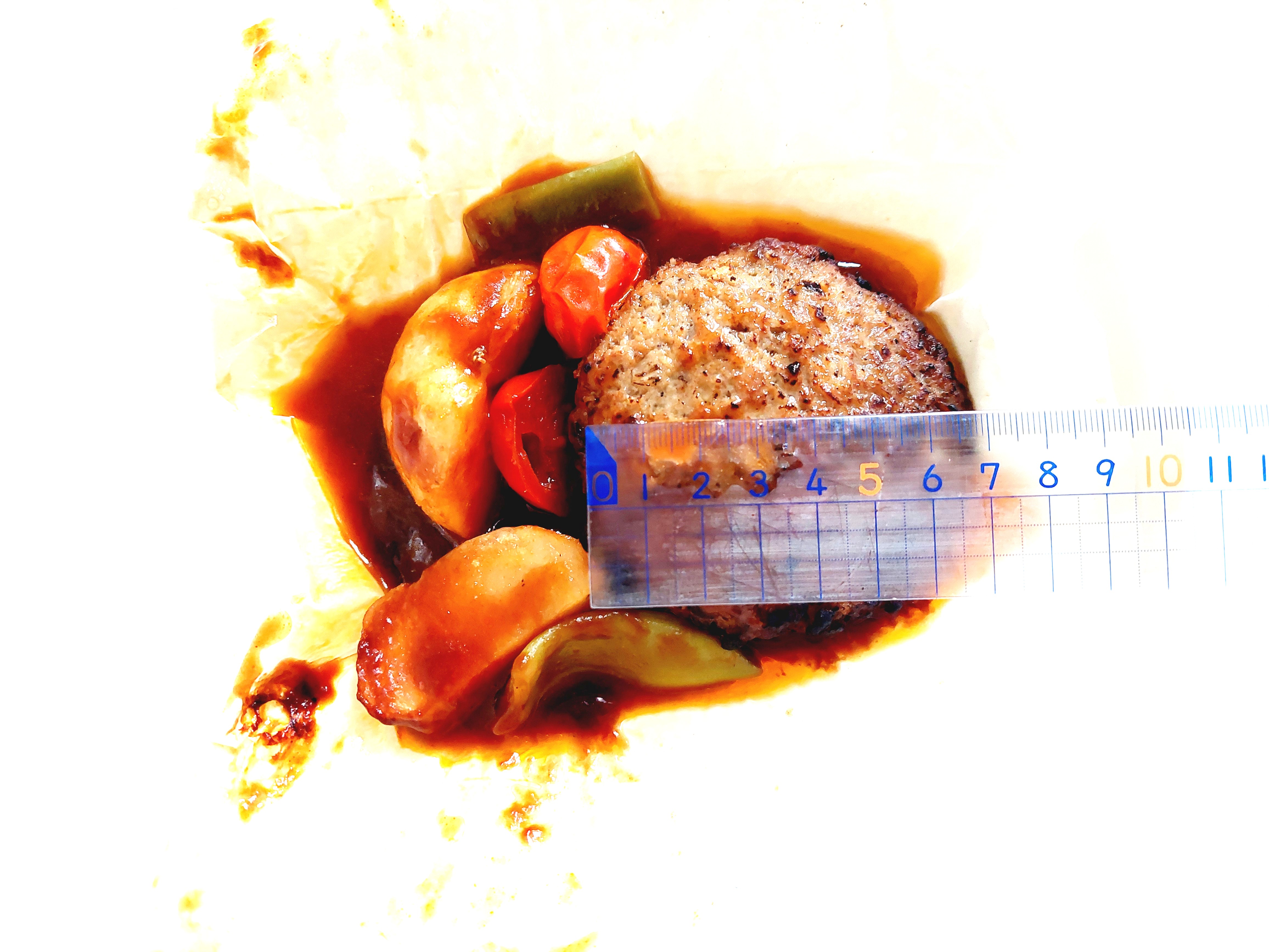 グリーンスプーン「たっぷり温野菜の濃厚デミグラスハンバーグ」長さを測ってみた
