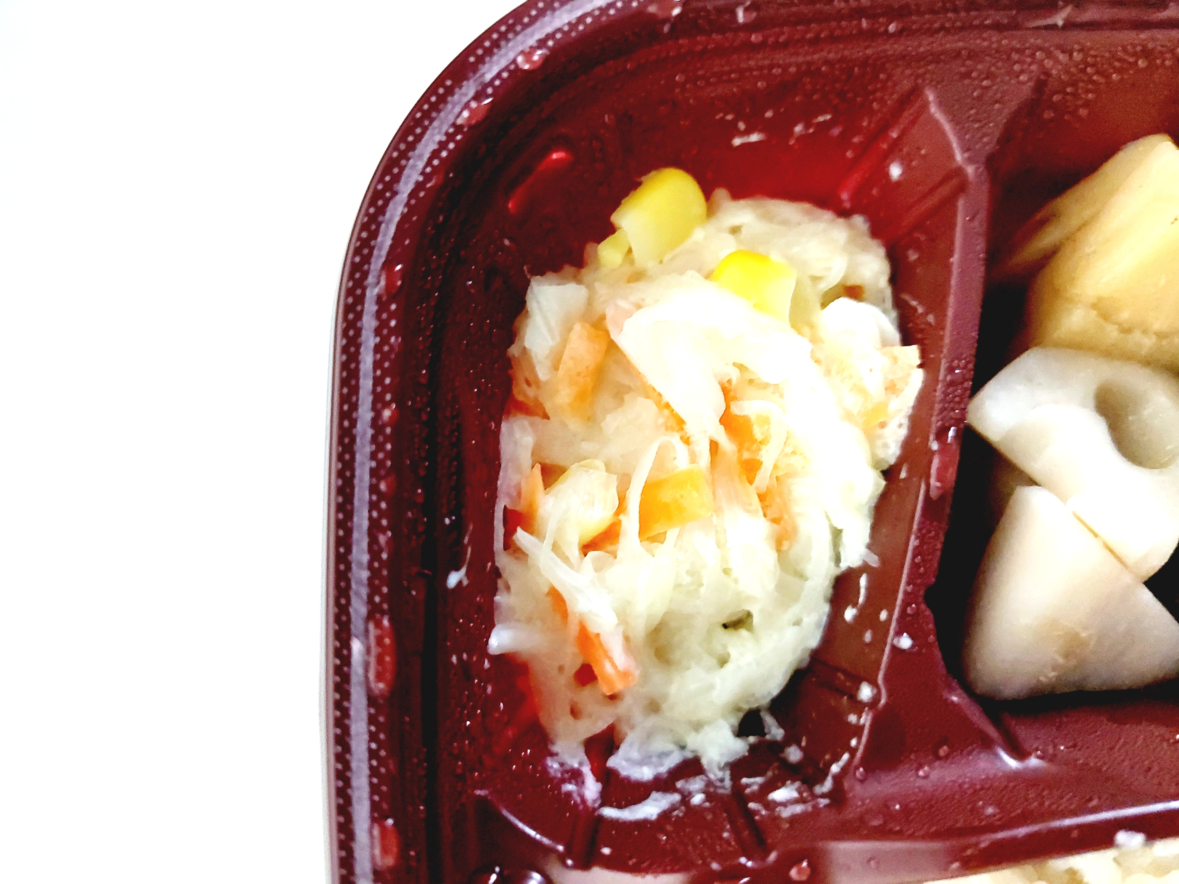 コープ冷凍弁当からだ思いやりご膳「たこめし&鶏肉の甘辛煮セット」キャベツとコーンのマヨあえセット