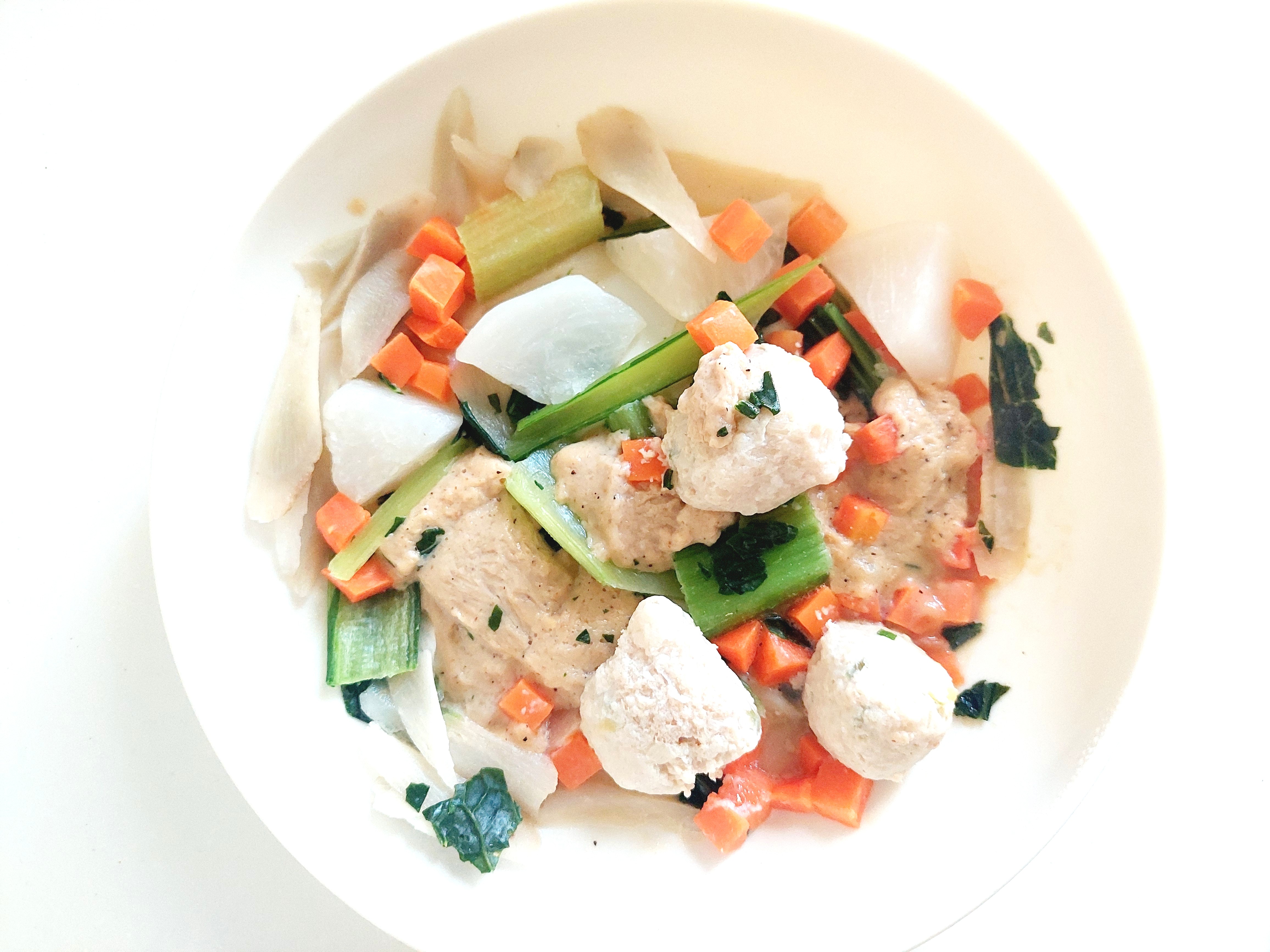 グリーンスプーン「たっぷり根菜と特製鶏つくねの味噌豆乳クリーム煮」電子レンジから出したて