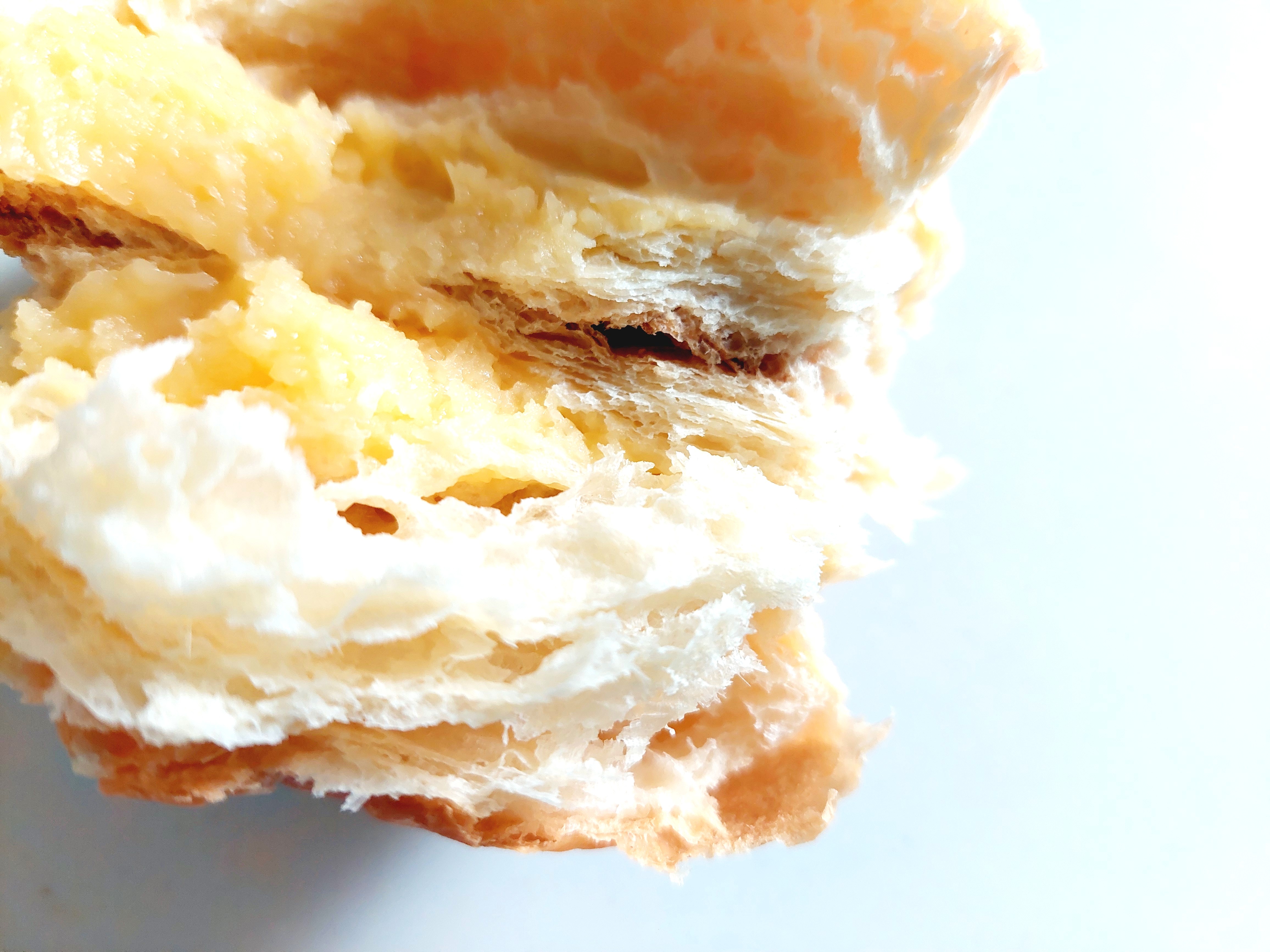 コープ「デニッシュクリームパン」パンアップ