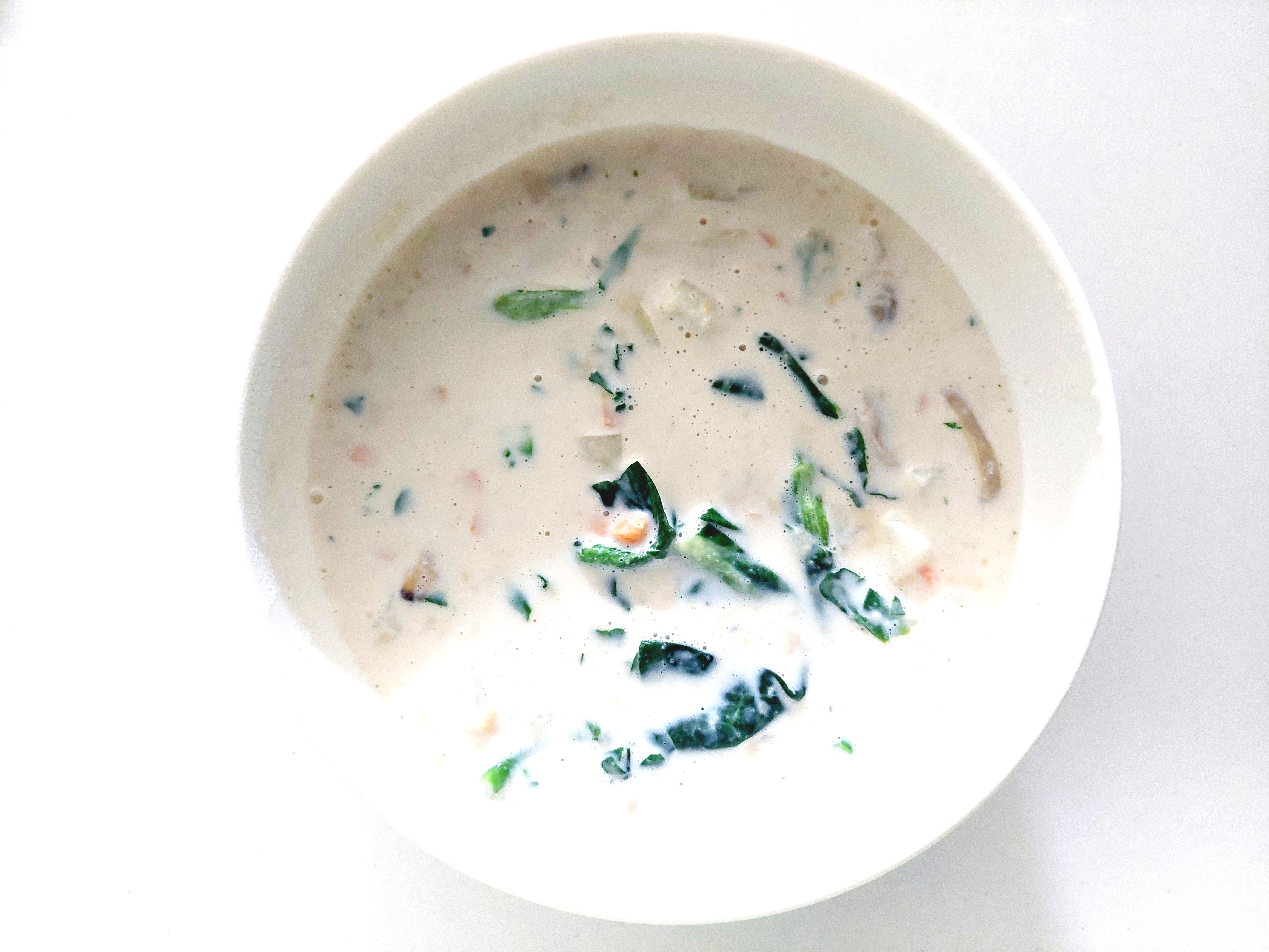 グリーンスプーン「あさりと菜の花の濃厚クラムチャウダー」完成画像