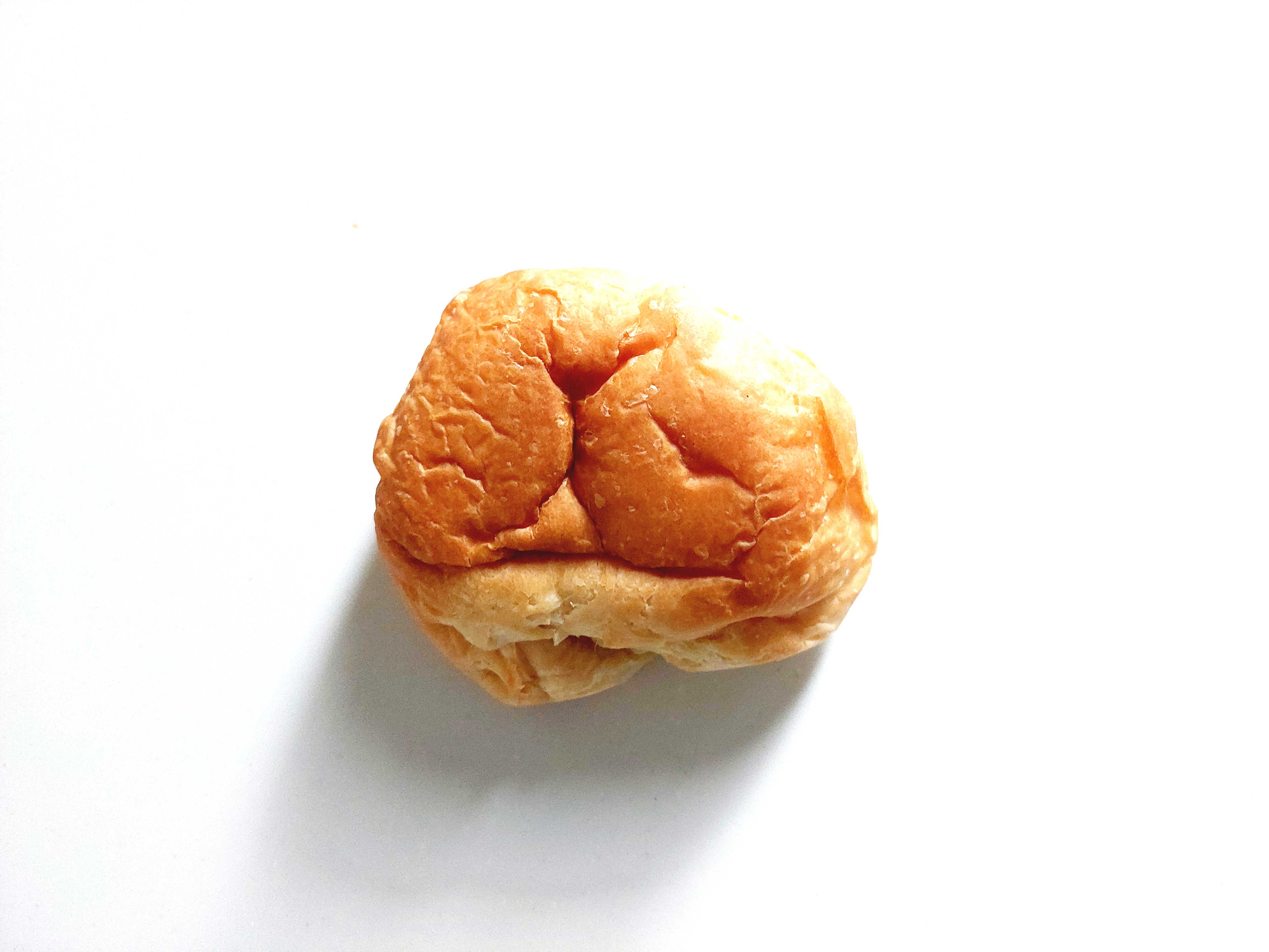 コープ「デニッシュクリームパン」中身の画像