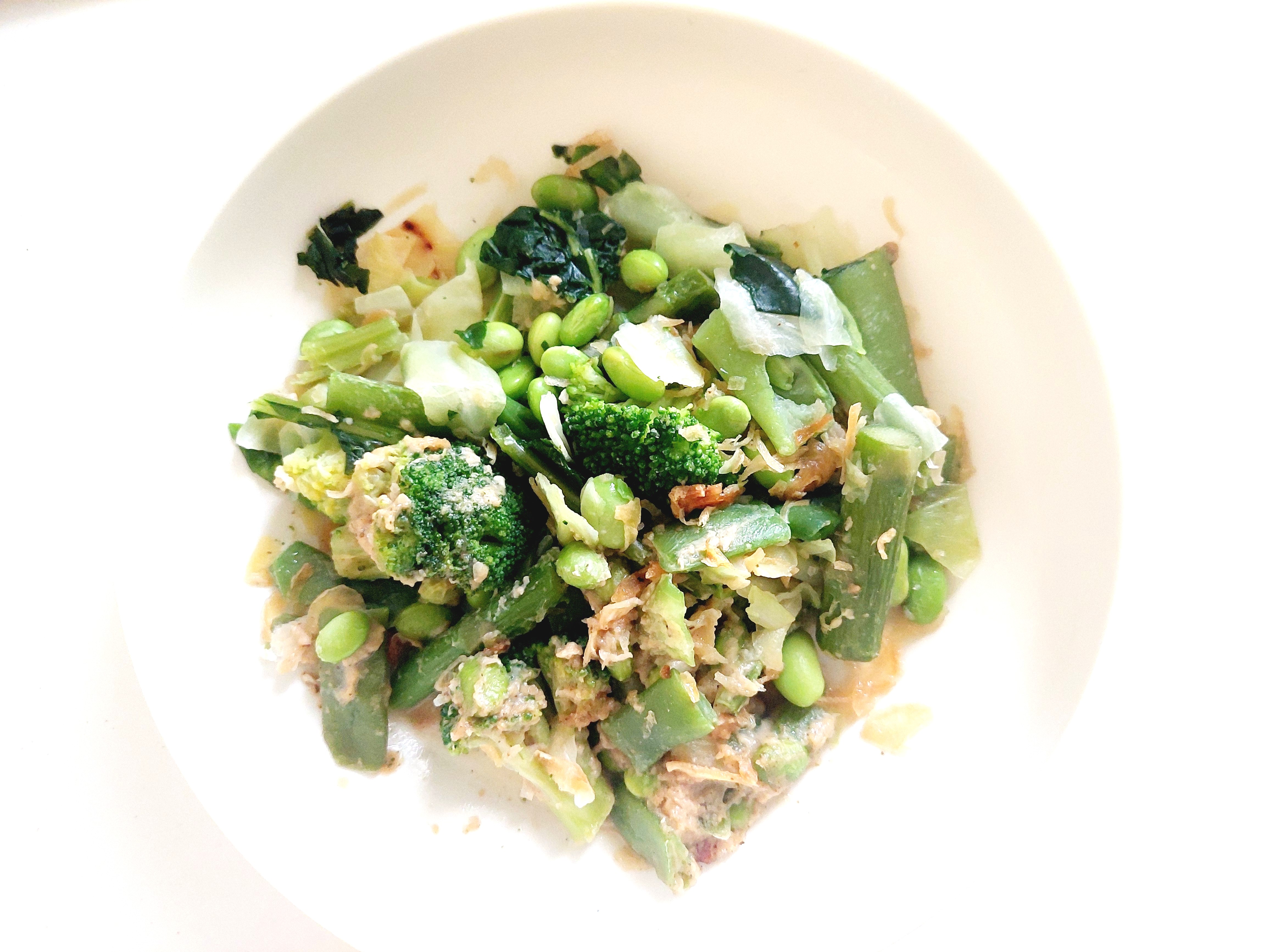 グリーンスプーン「ケールとナッツの塩麹グリーンサラダ」完成画像