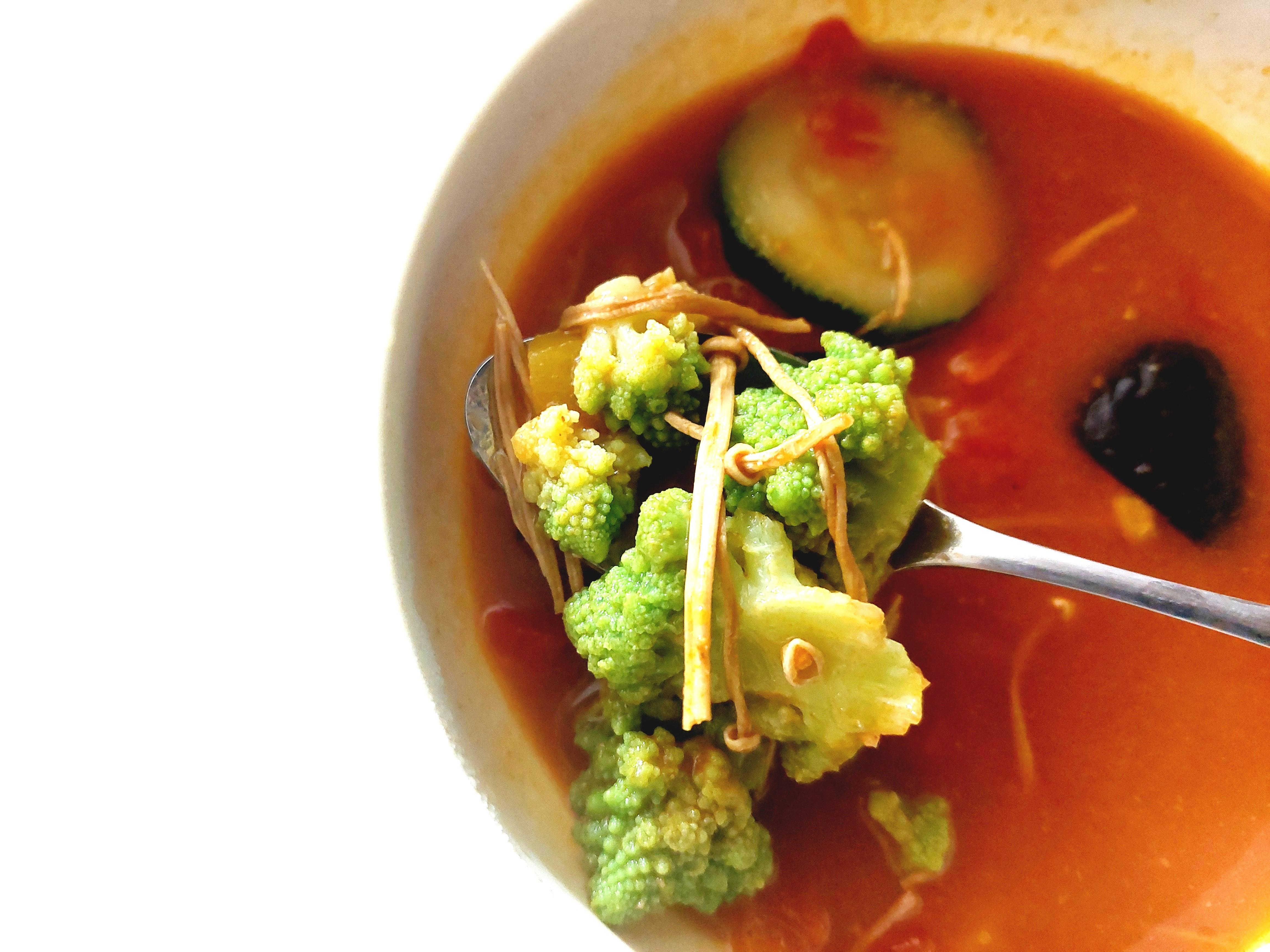 グリーンスプーン「濃厚トマトと野菜がおいしい特製ミネストローネ」ロマネスコアップ