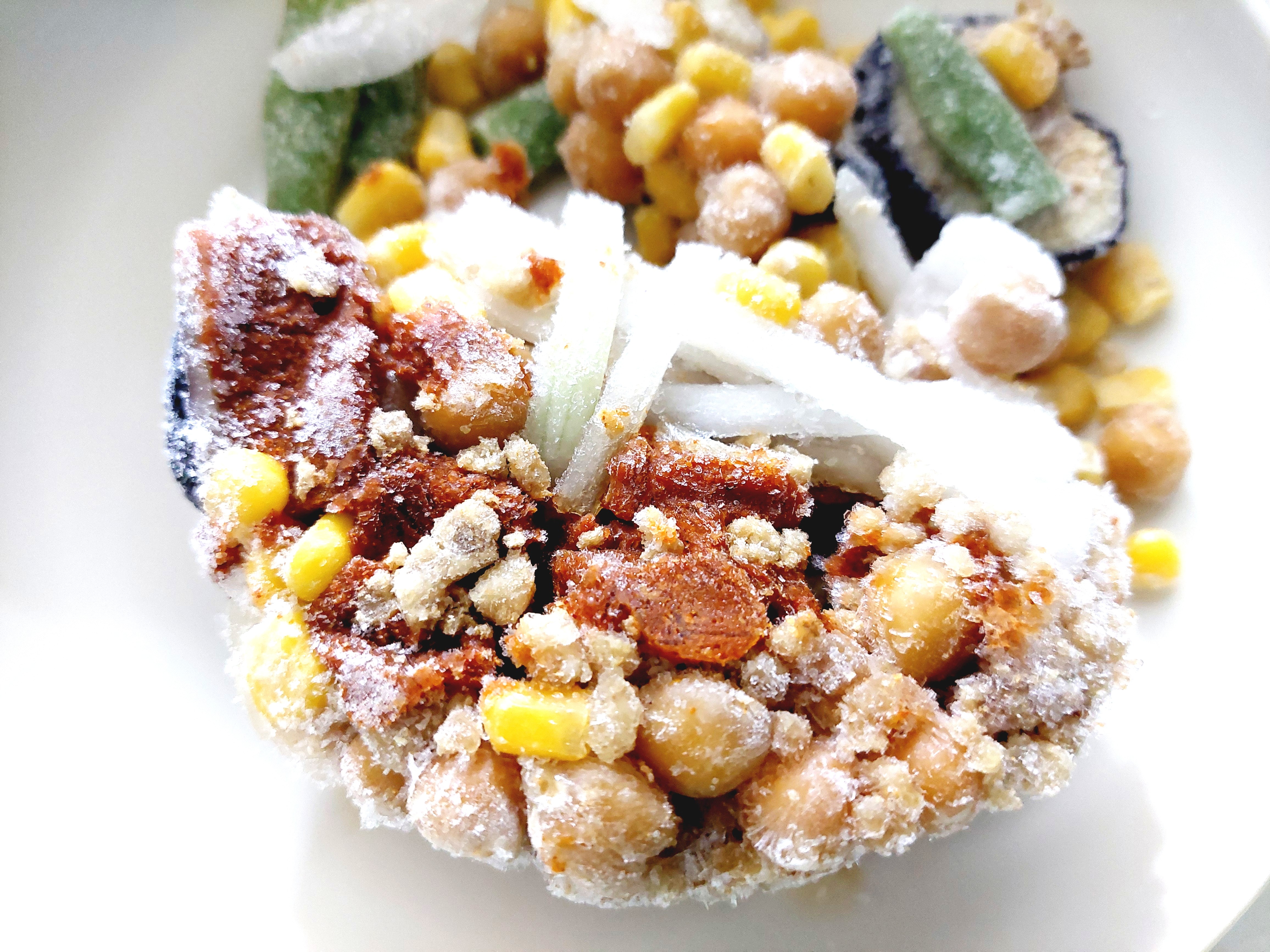 グリーンスプーン「とうもろこしとグリルなすのスパイシーメキシカンタコス」凍ったままアップ1