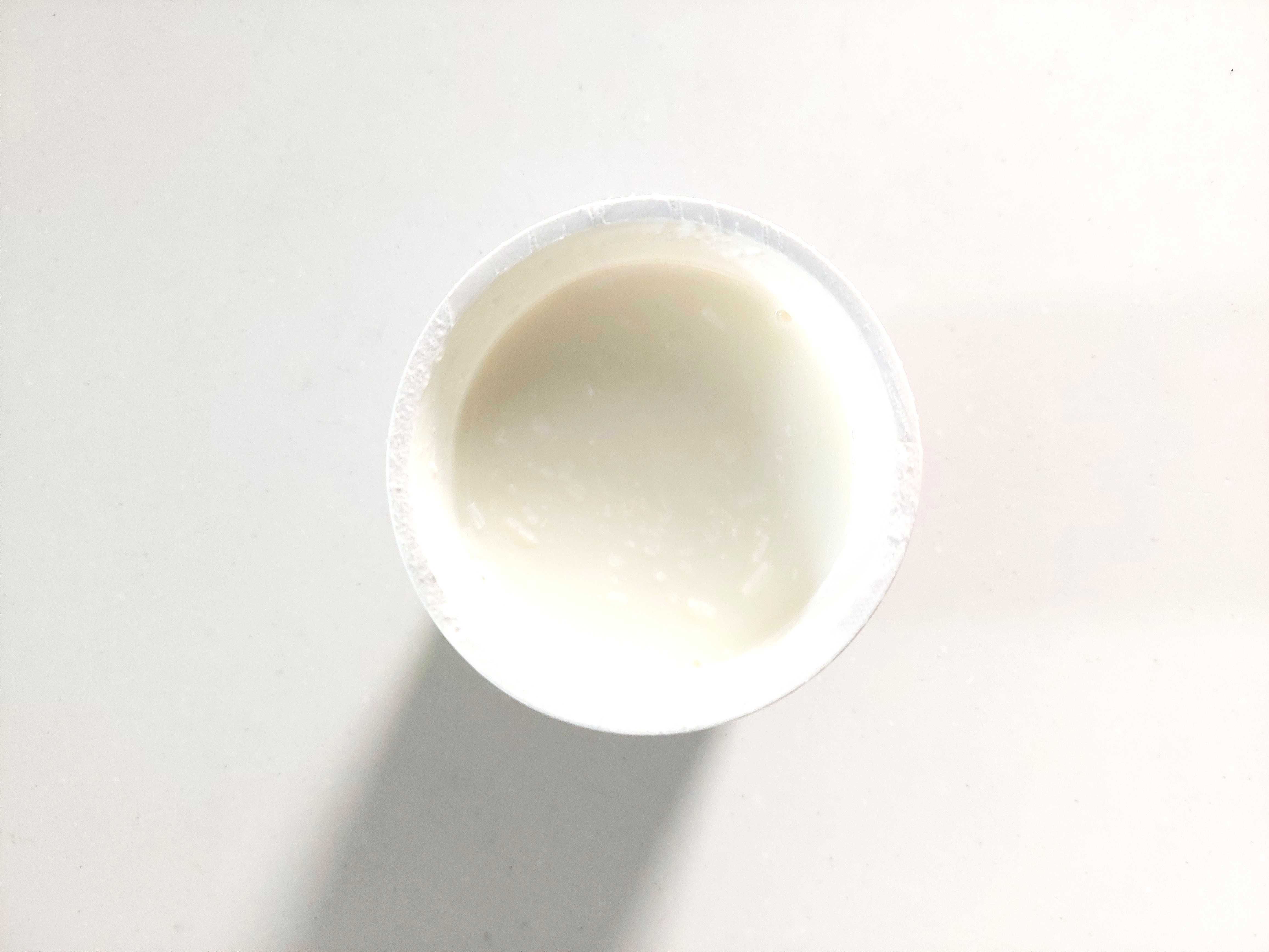 コープ「北海道生乳ヨーグルト」中身の画像