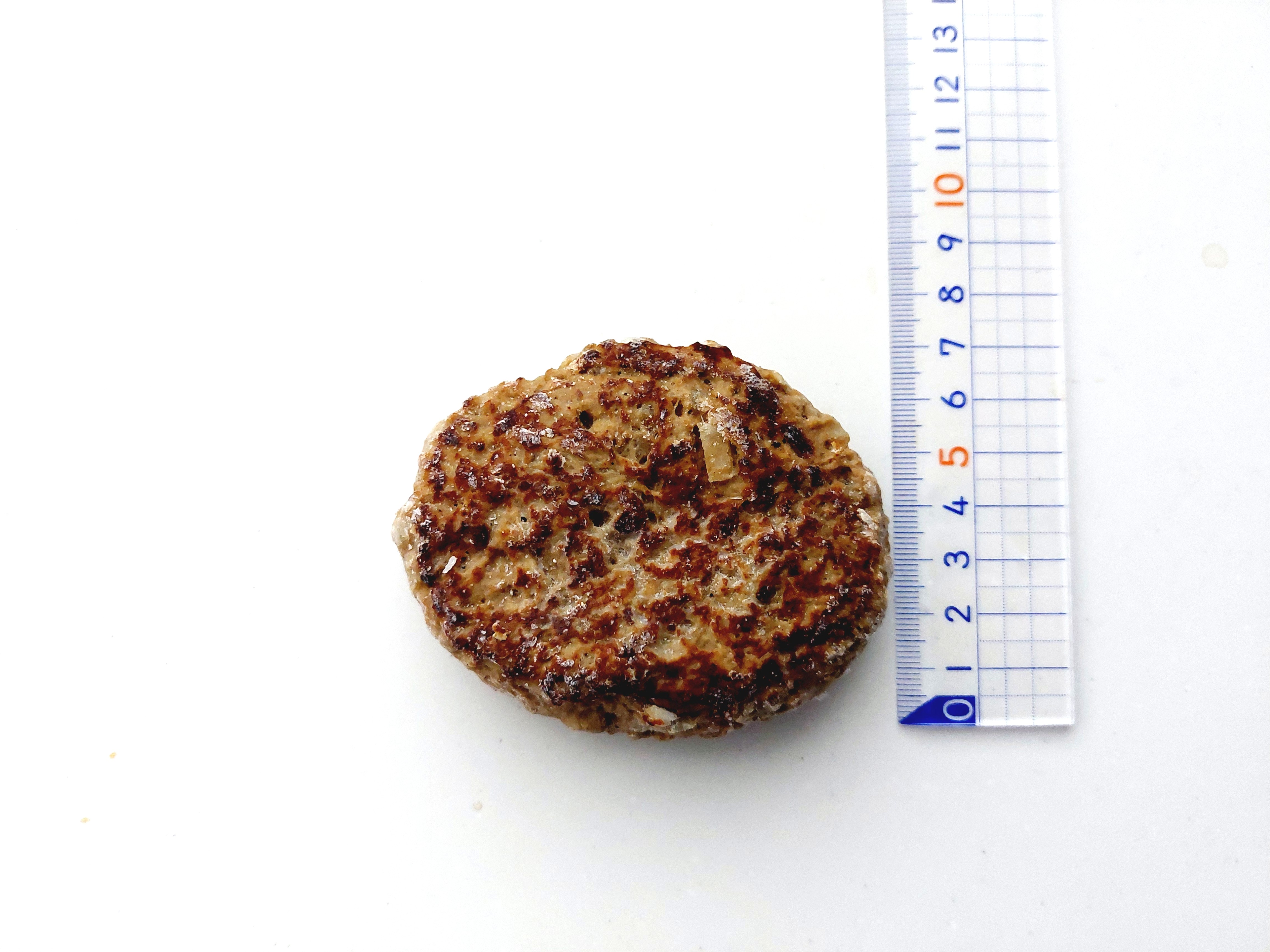 コープ「電子レンジで!肉汁じゅわっとハンバーグ」縦の長さ