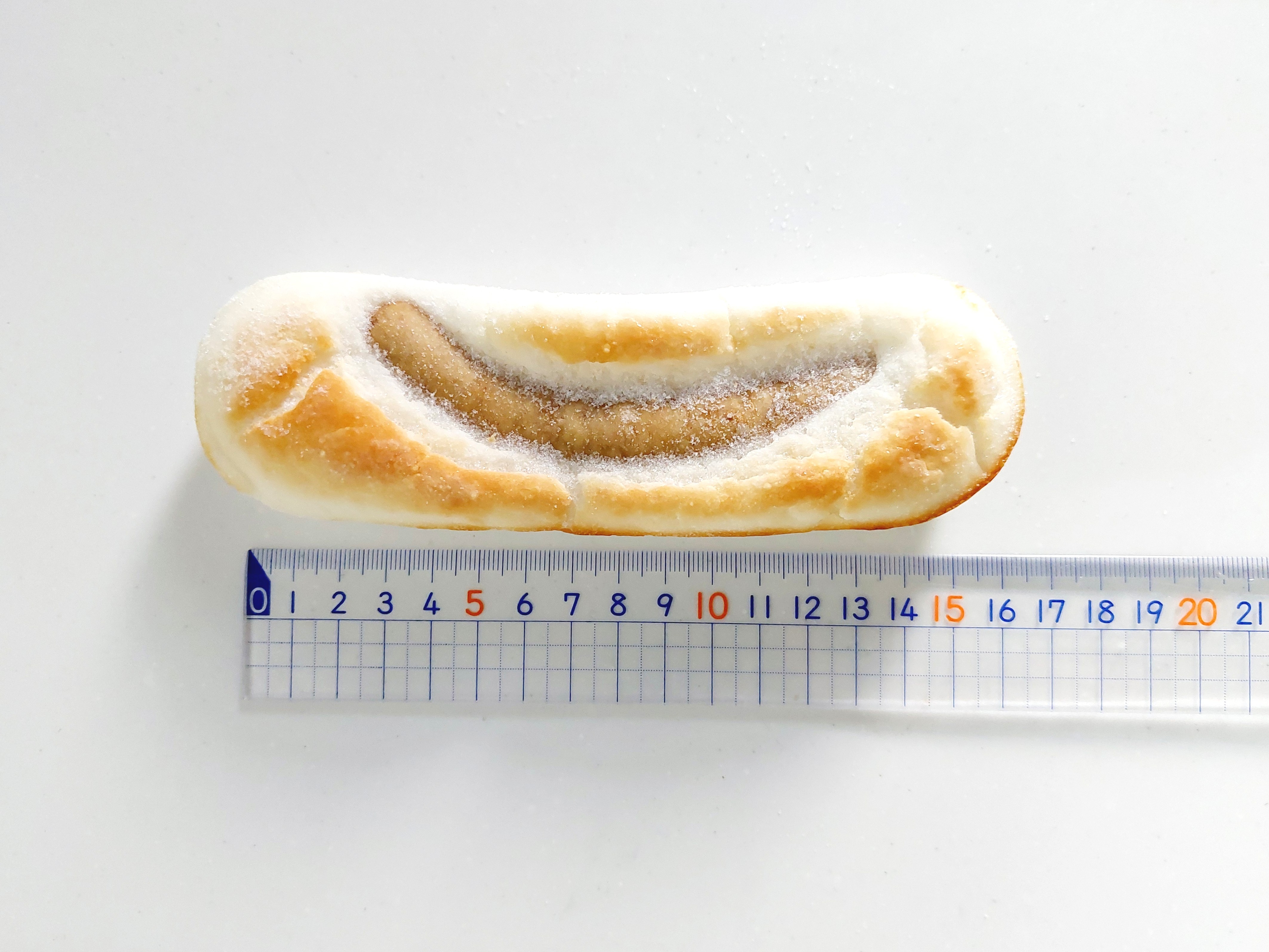 コープ「国産米粉のホットドッグ」長さ