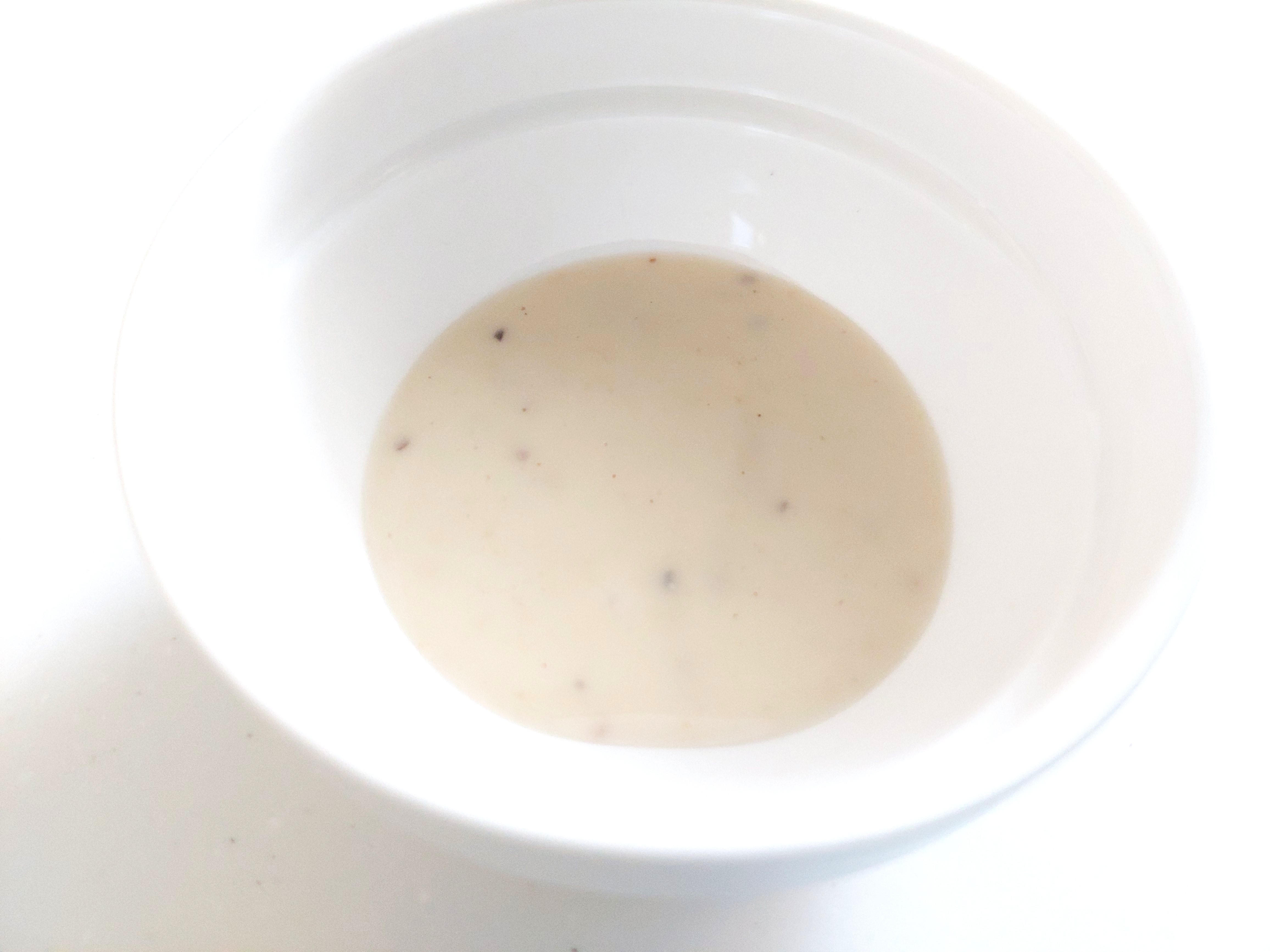 コープクオリティ「濃厚シーザーサラダドレッシング」中身アップ