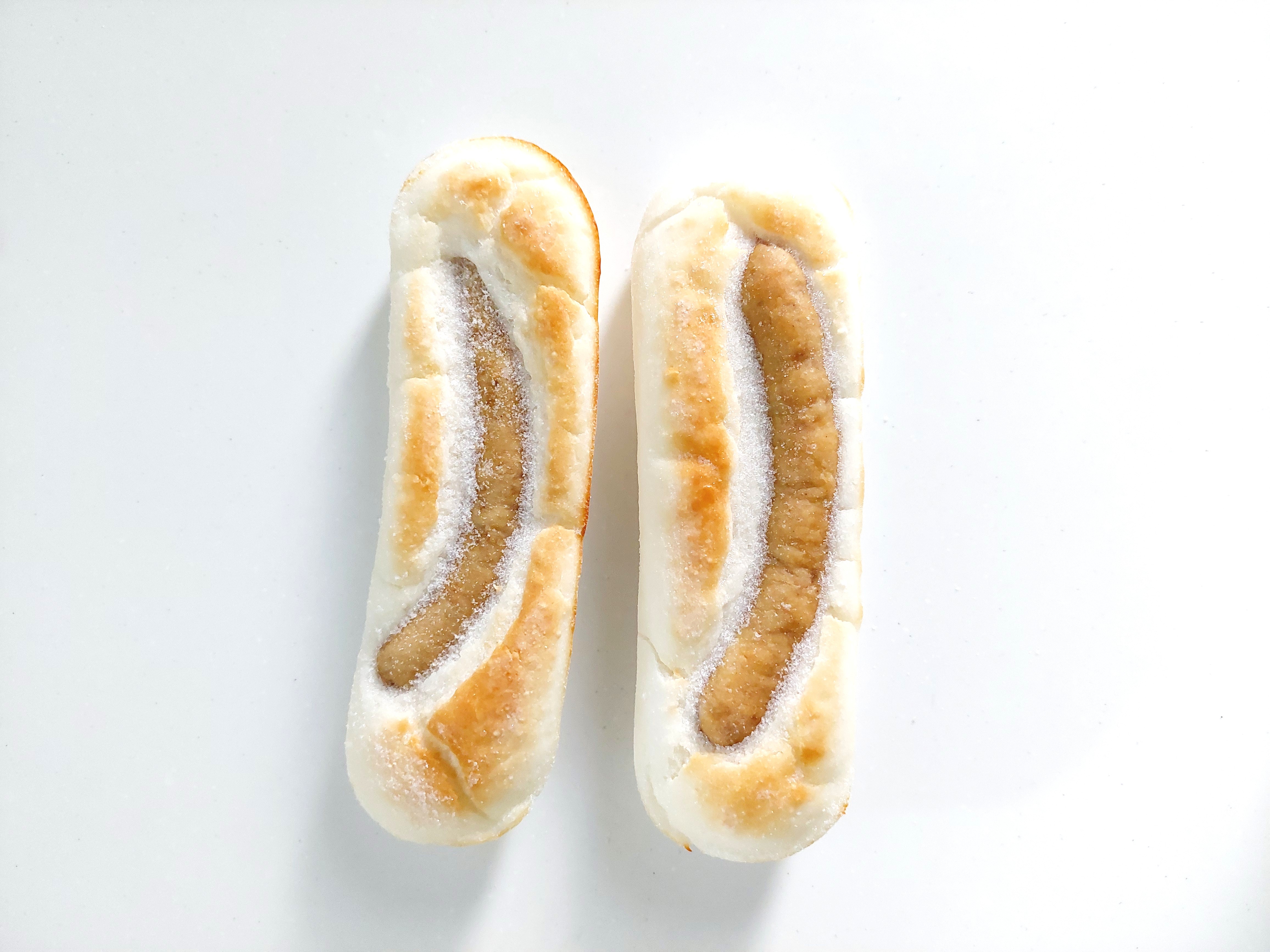 コープ「国産米粉のホットドッグ」凍ったままの中身画像