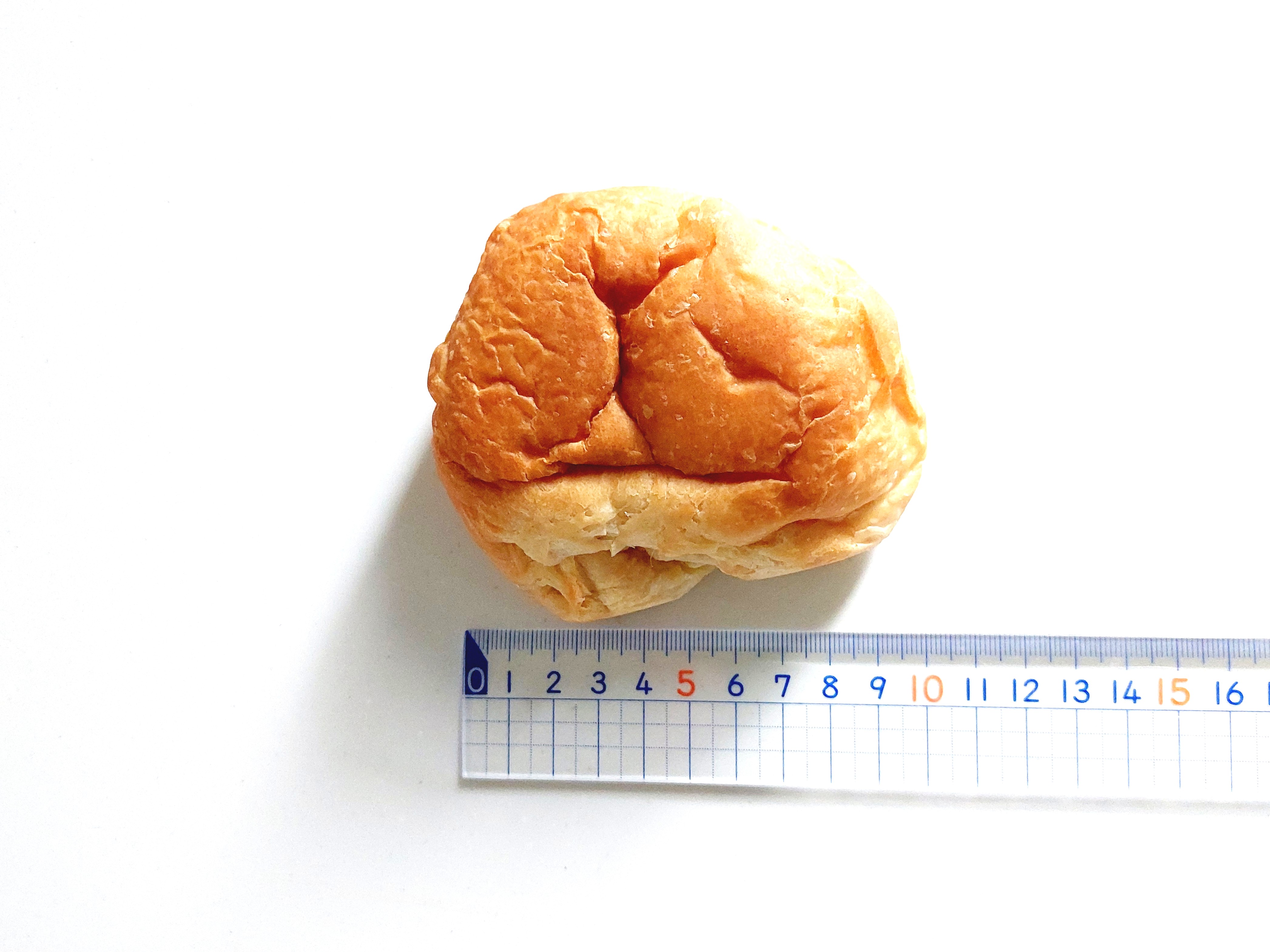 コープ「デニッシュクリームパン」大きさ