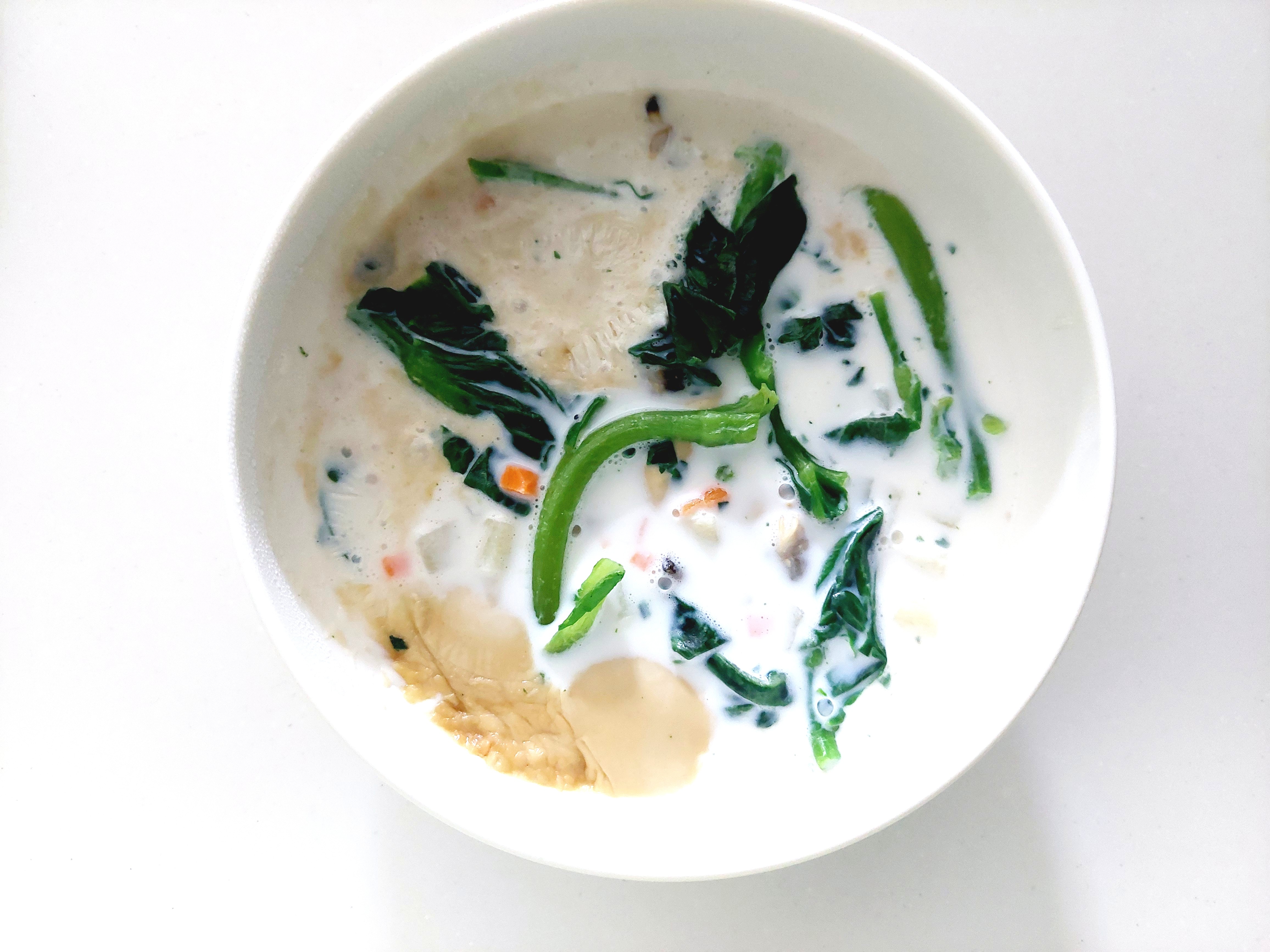 グリーンスプーン「あさりと菜の花の濃厚クラムチャウダー」加熱直後