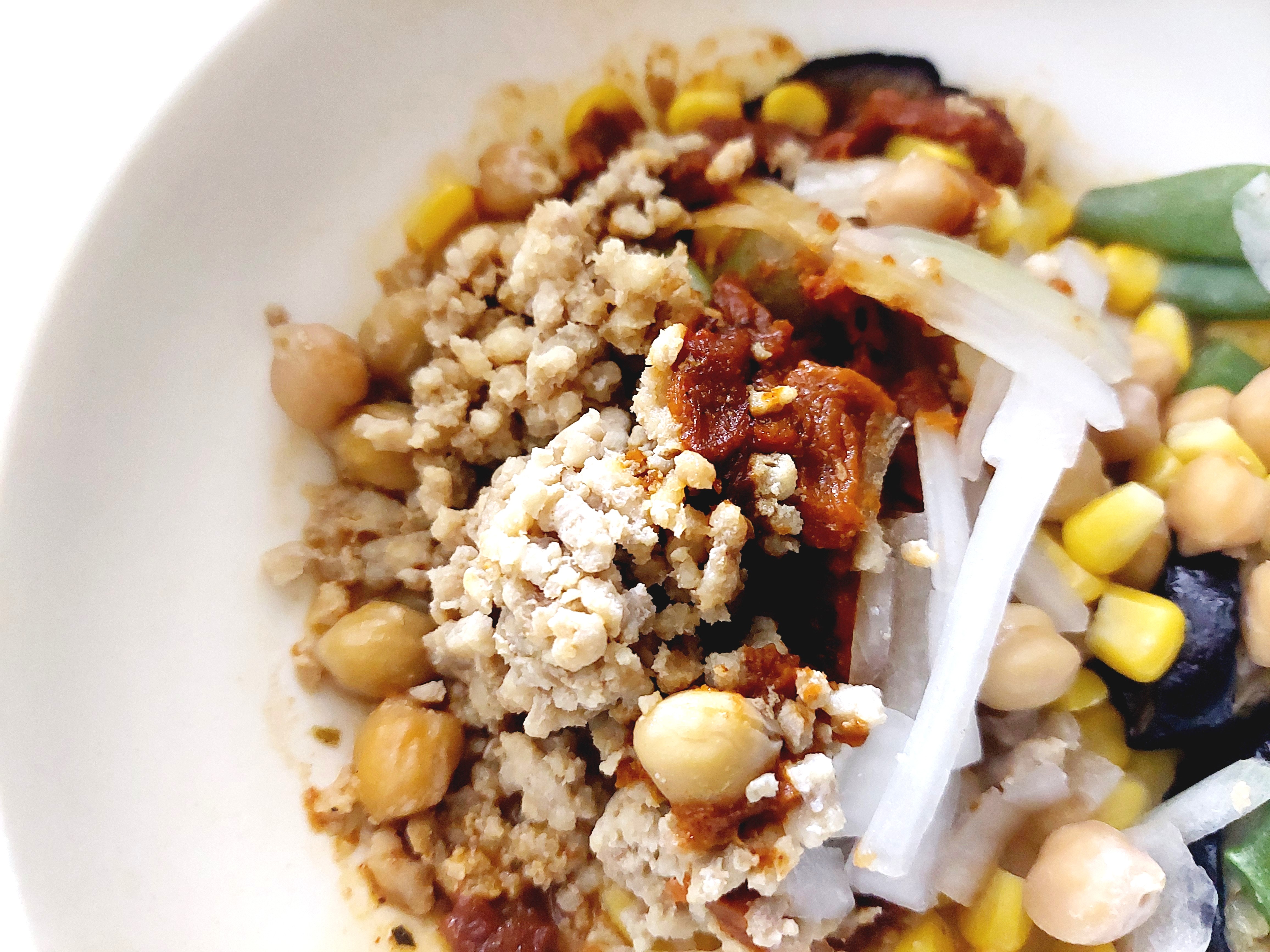 グリーンスプーン「とうもろこしとグリルなすのスパイシーメキシカンタコス」加熱直後アップ2