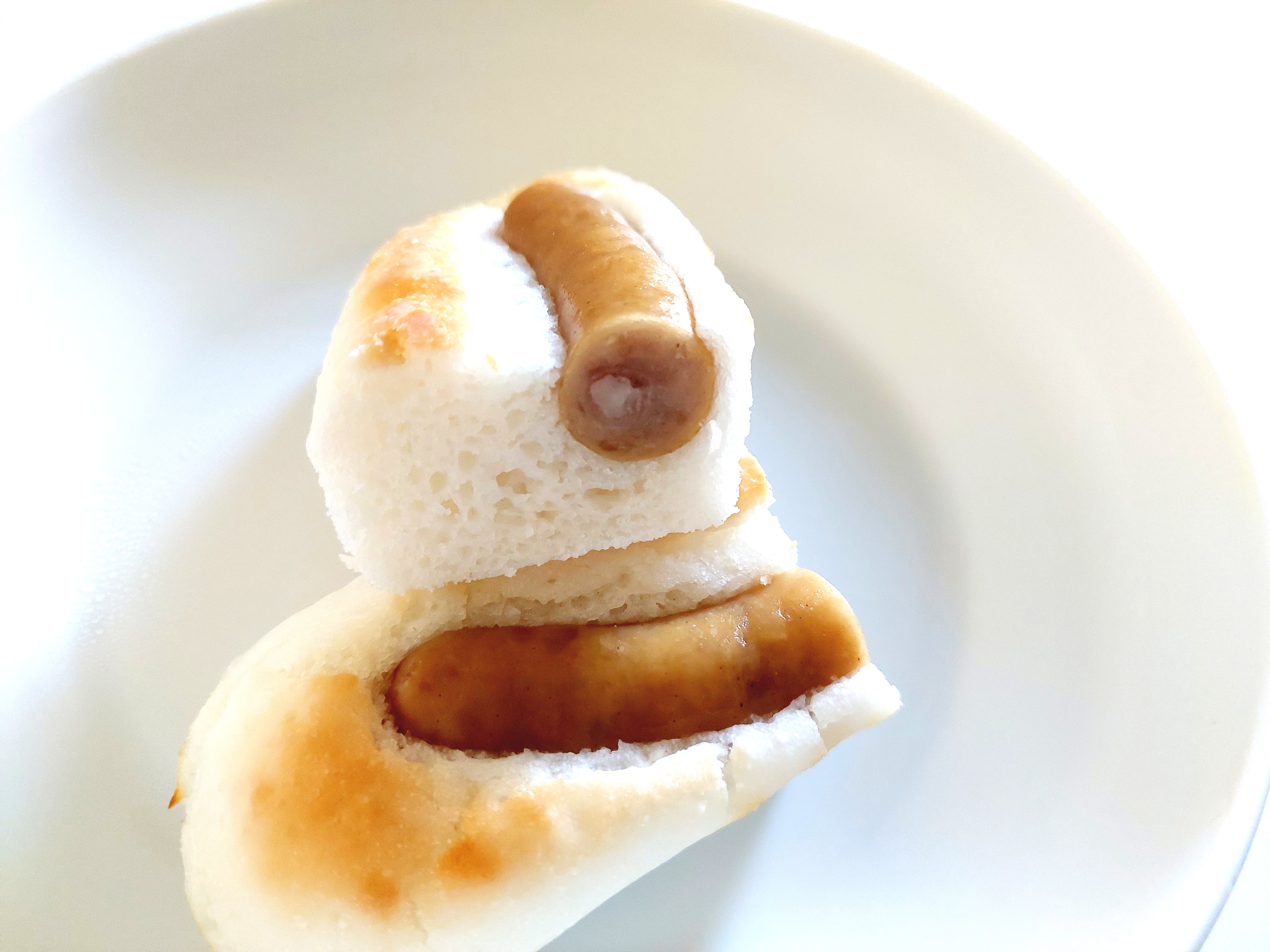 コープ「国産米粉のホットドッグ」あたため半分に切ってみた