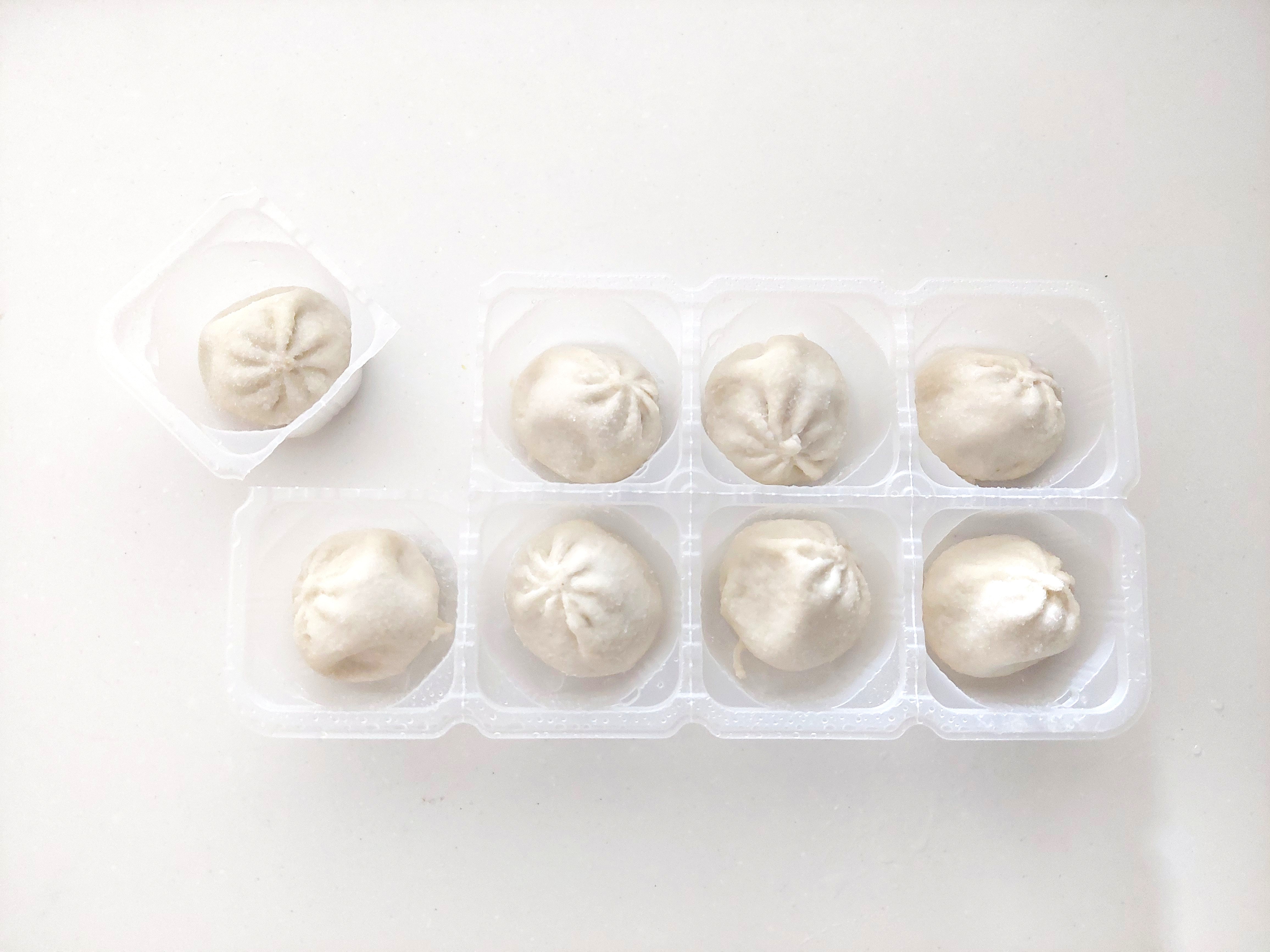 コープ「レンジで！生姜香る小籠包」切り離しできるトレイ