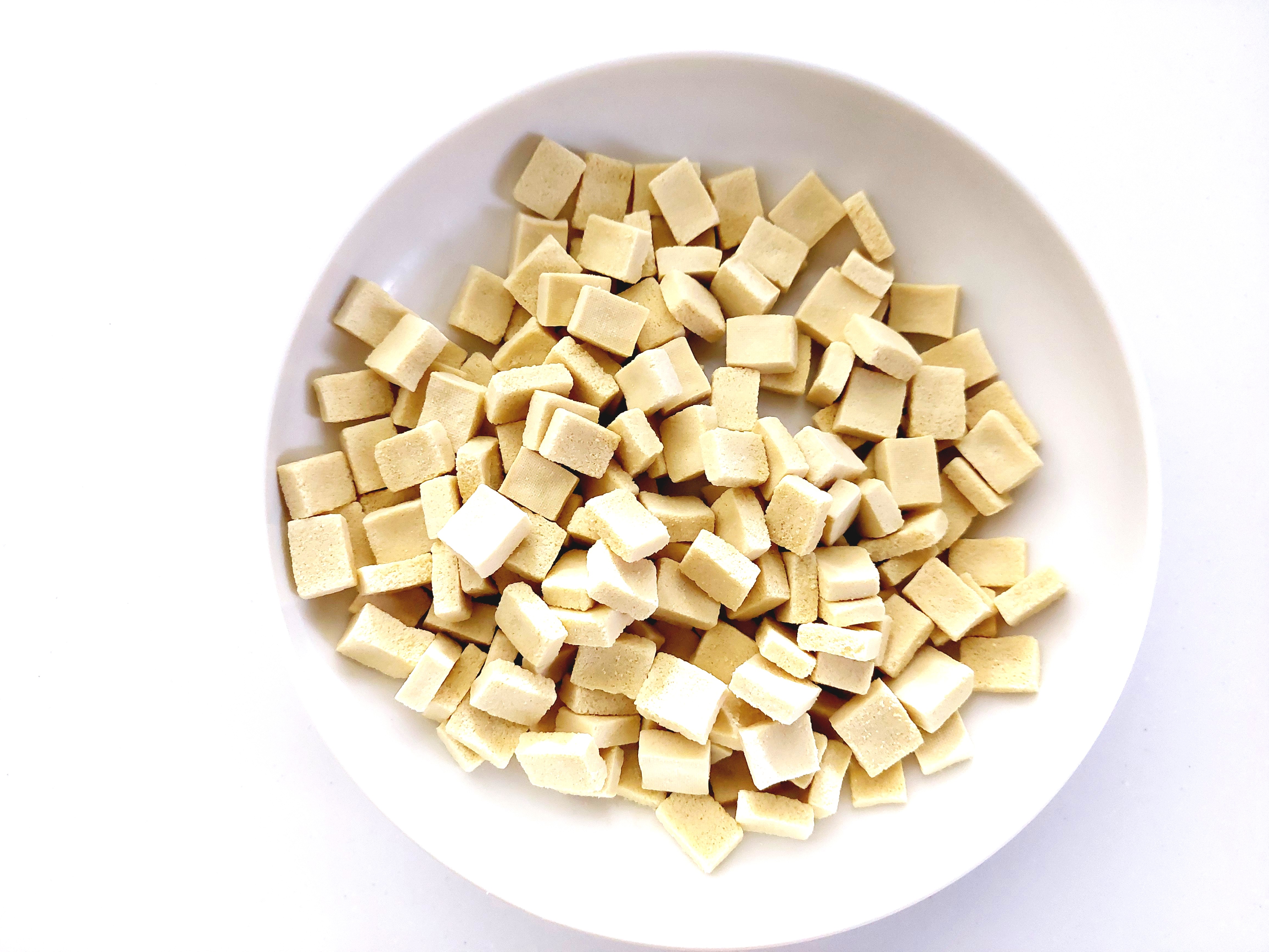 コープ「便利なミニこうや豆腐(うす切りタイプ)」中身を全部出してみた