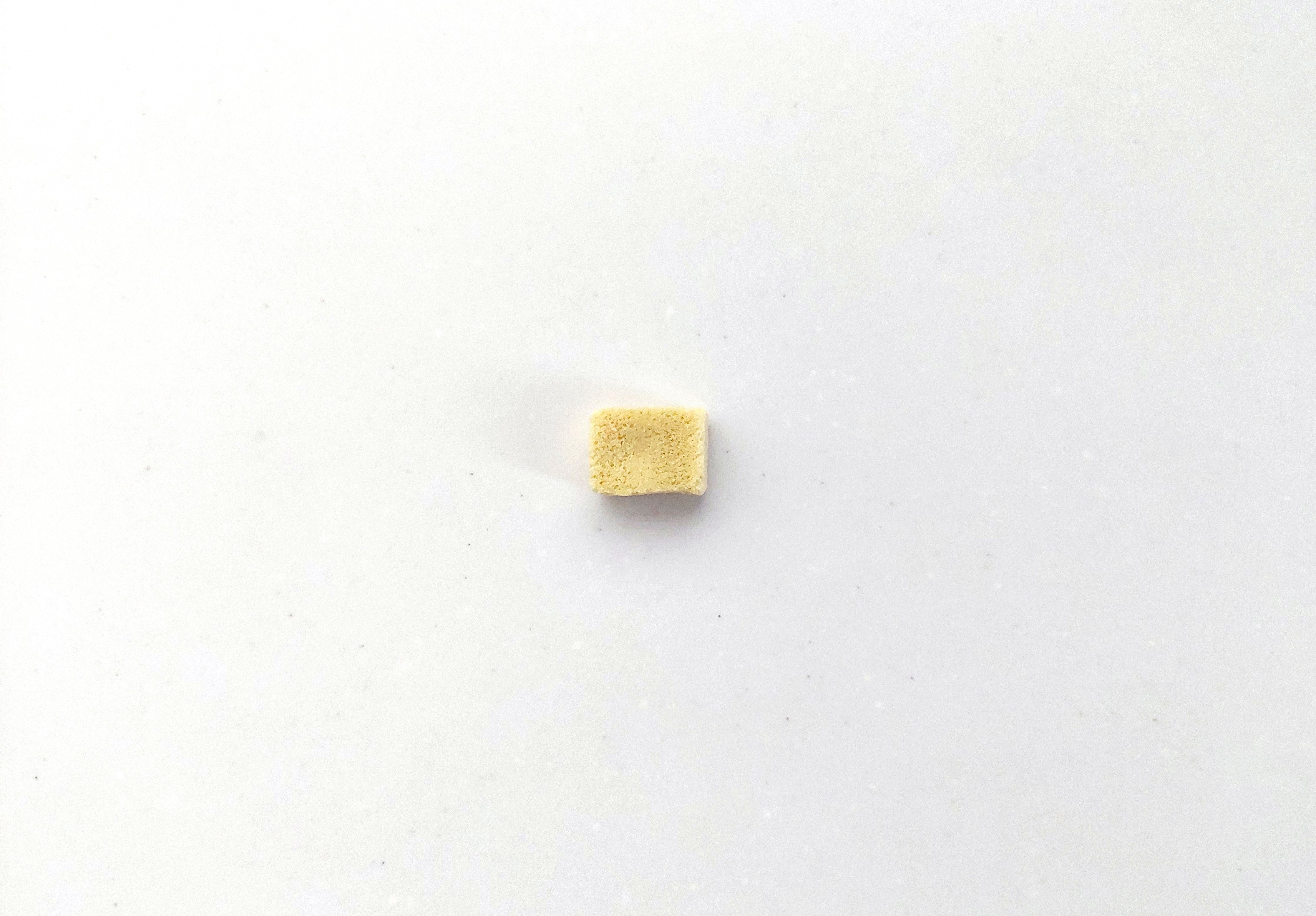 コープ「便利なミニこうや豆腐(うす切りタイプ)」1個