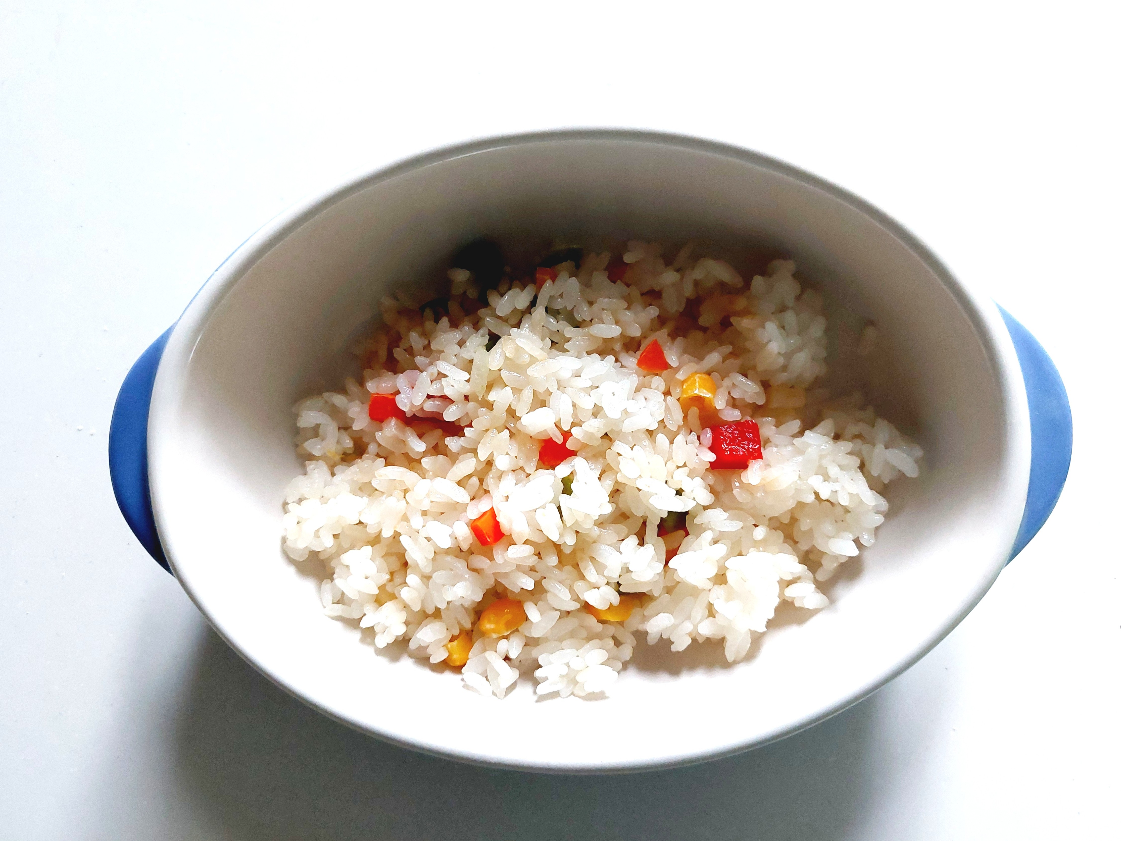 コープ「彩り10種のミックスベジタブル」混ぜてチンするだけ!「洋風パラパラ混ぜご飯」