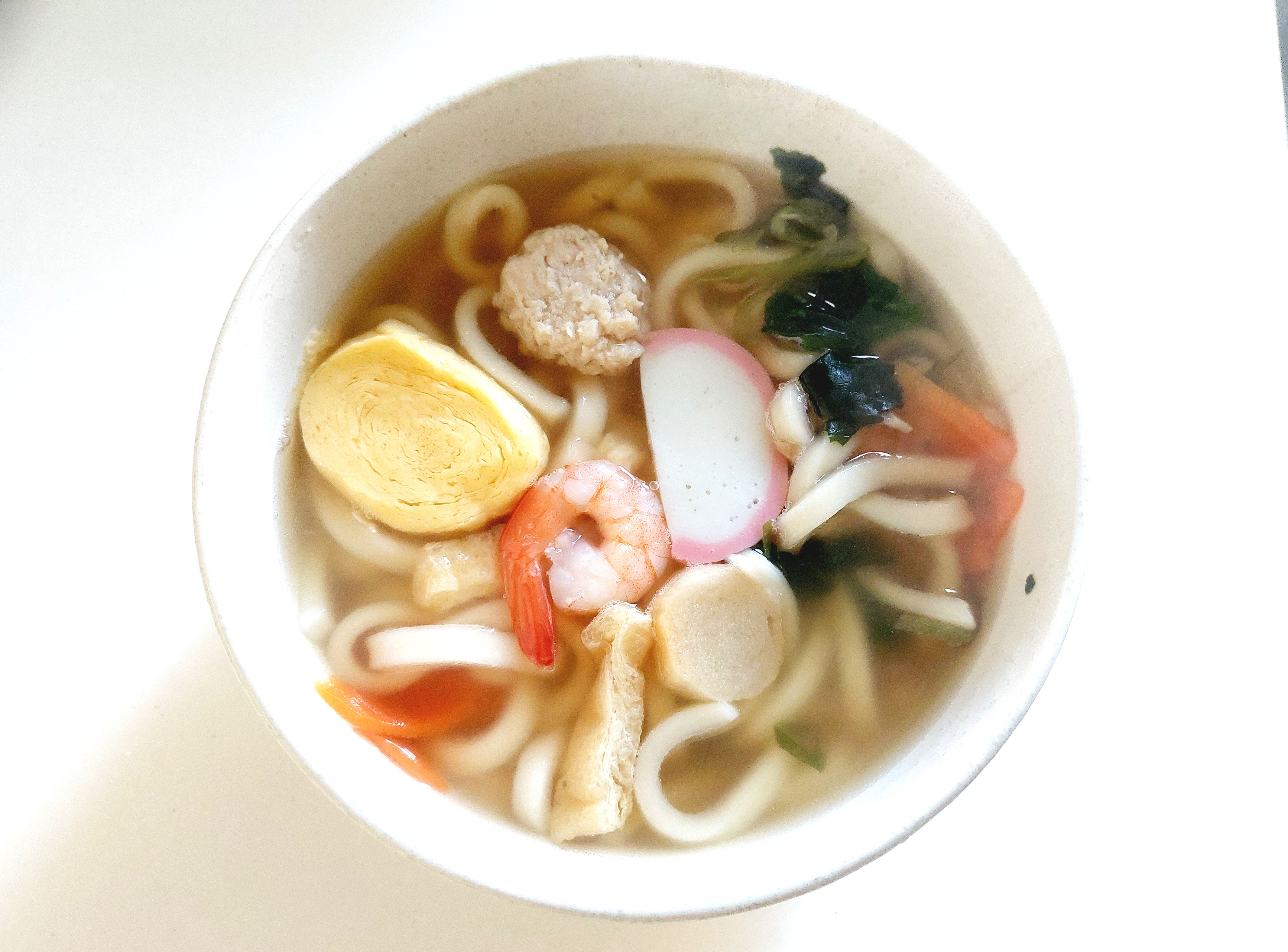 コープ「関西風合わせだしが自慢１０種具材の鍋焼うどん」完成画像