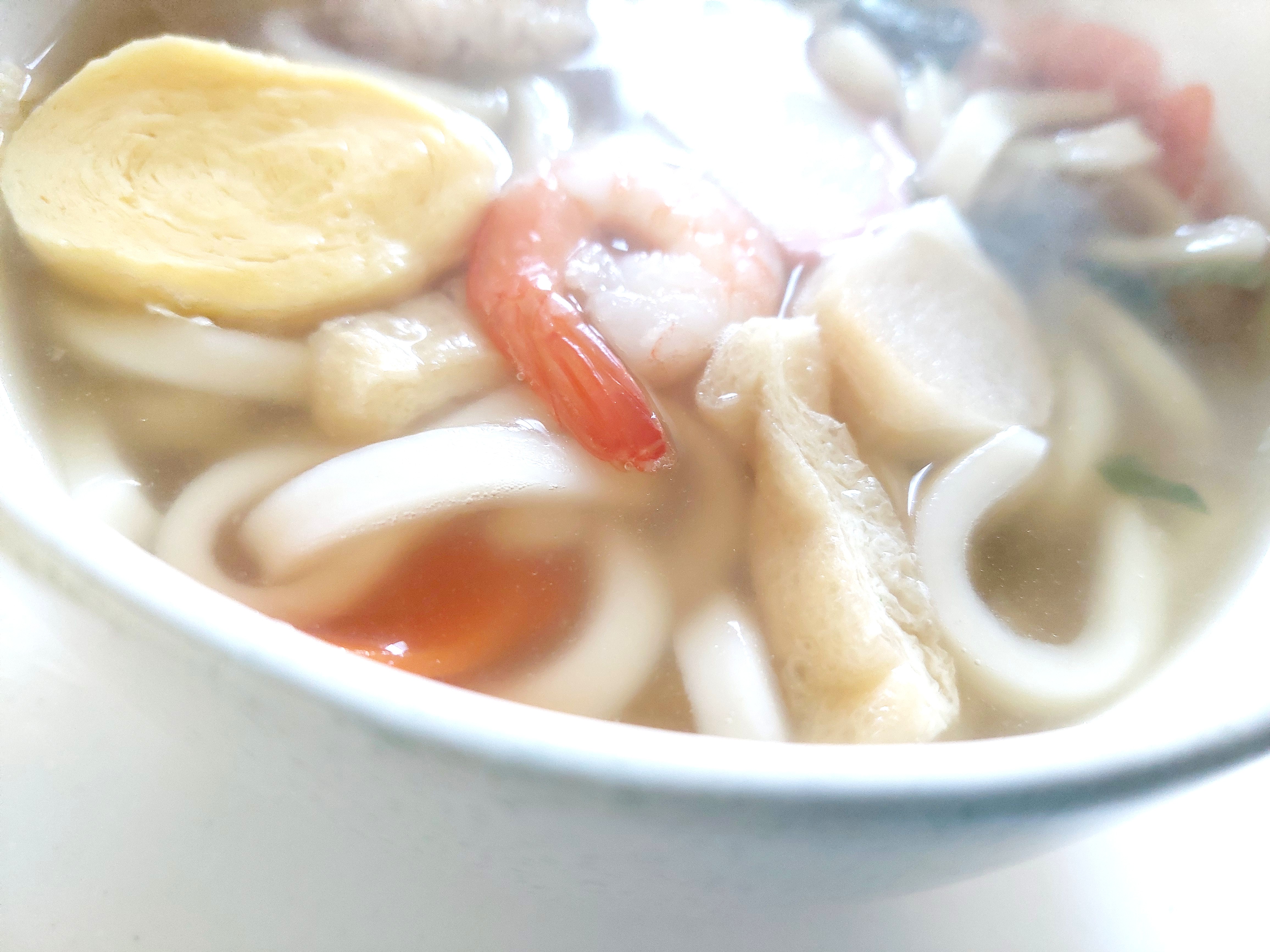 コープ「関西風合わせだしが自慢１０種具材の鍋焼うどん」完成アップ