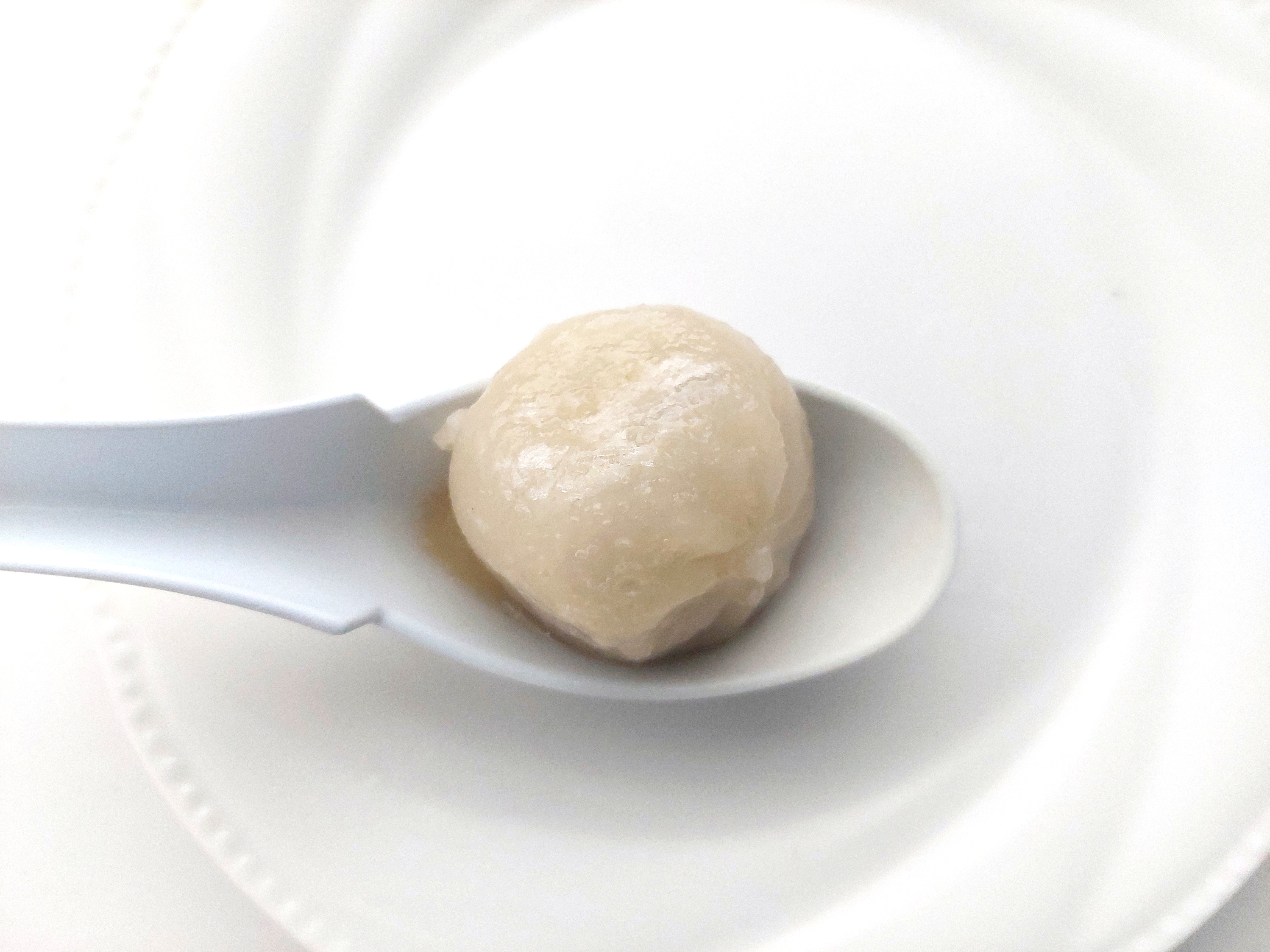 コープ「レンジで！生姜香る小籠包」レンゲですくってみた