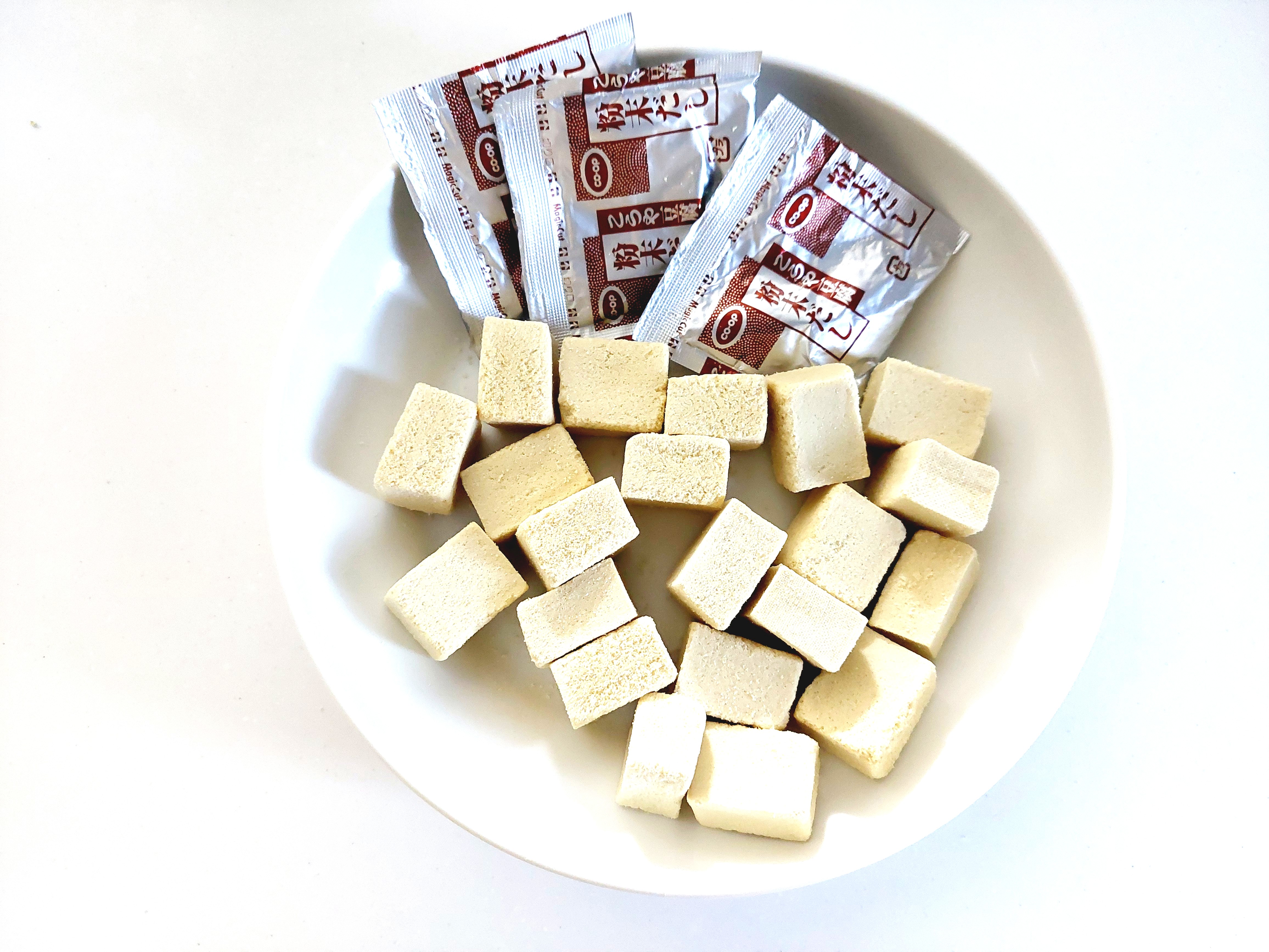 コープ「ひとくちこうや豆腐だし付き」中身を全部出してみた