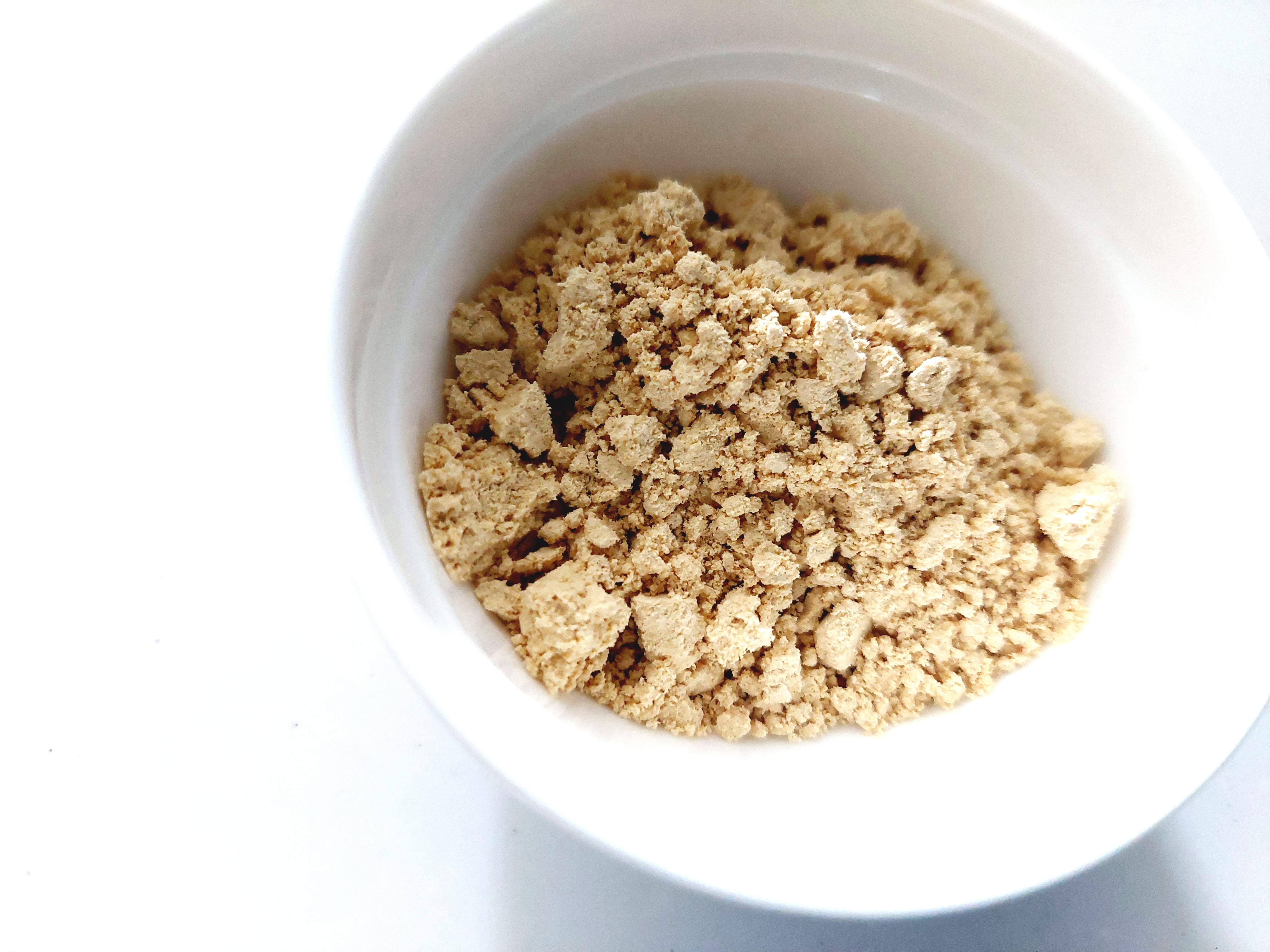 コープ「北海道の大豆１００％使用きな粉」中身アップ