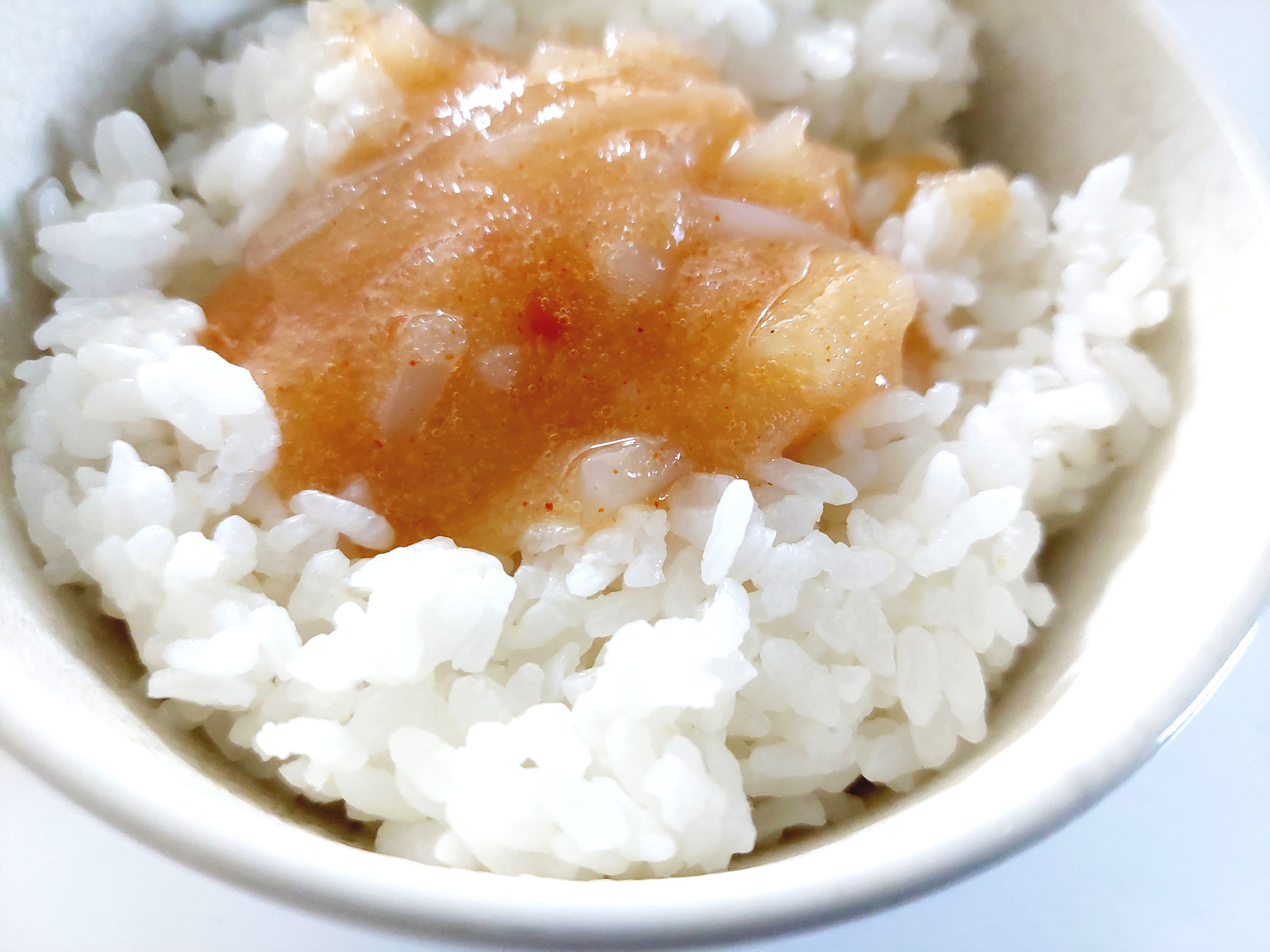 コープ「ピリッとうまい！いか明太」ご飯の上アップ