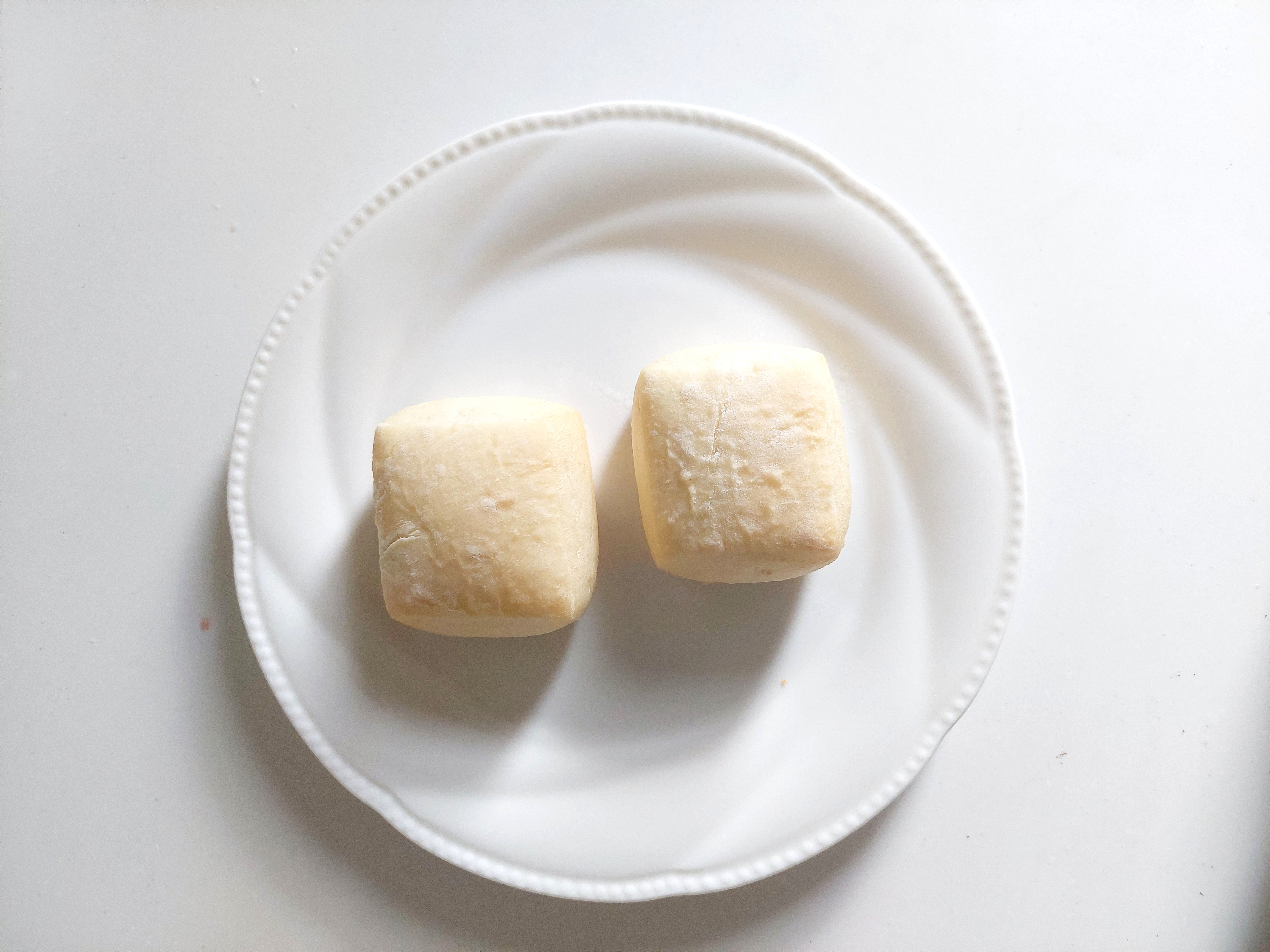 コープ「北海道牛乳仕込みのミルクパン」解凍後