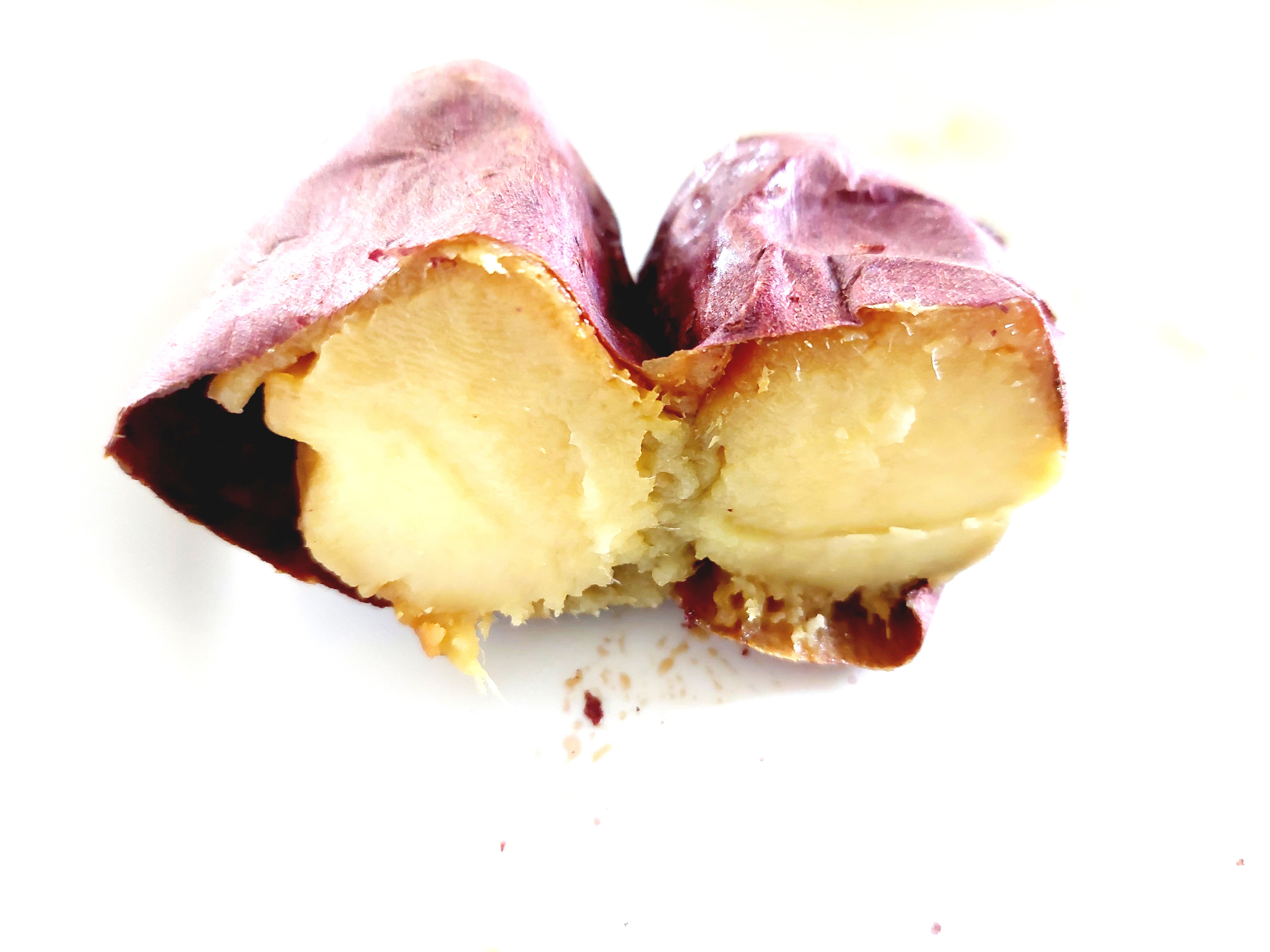 コープ「茨城県産紅はるかのねっとり焼いも」半分に切ってみた