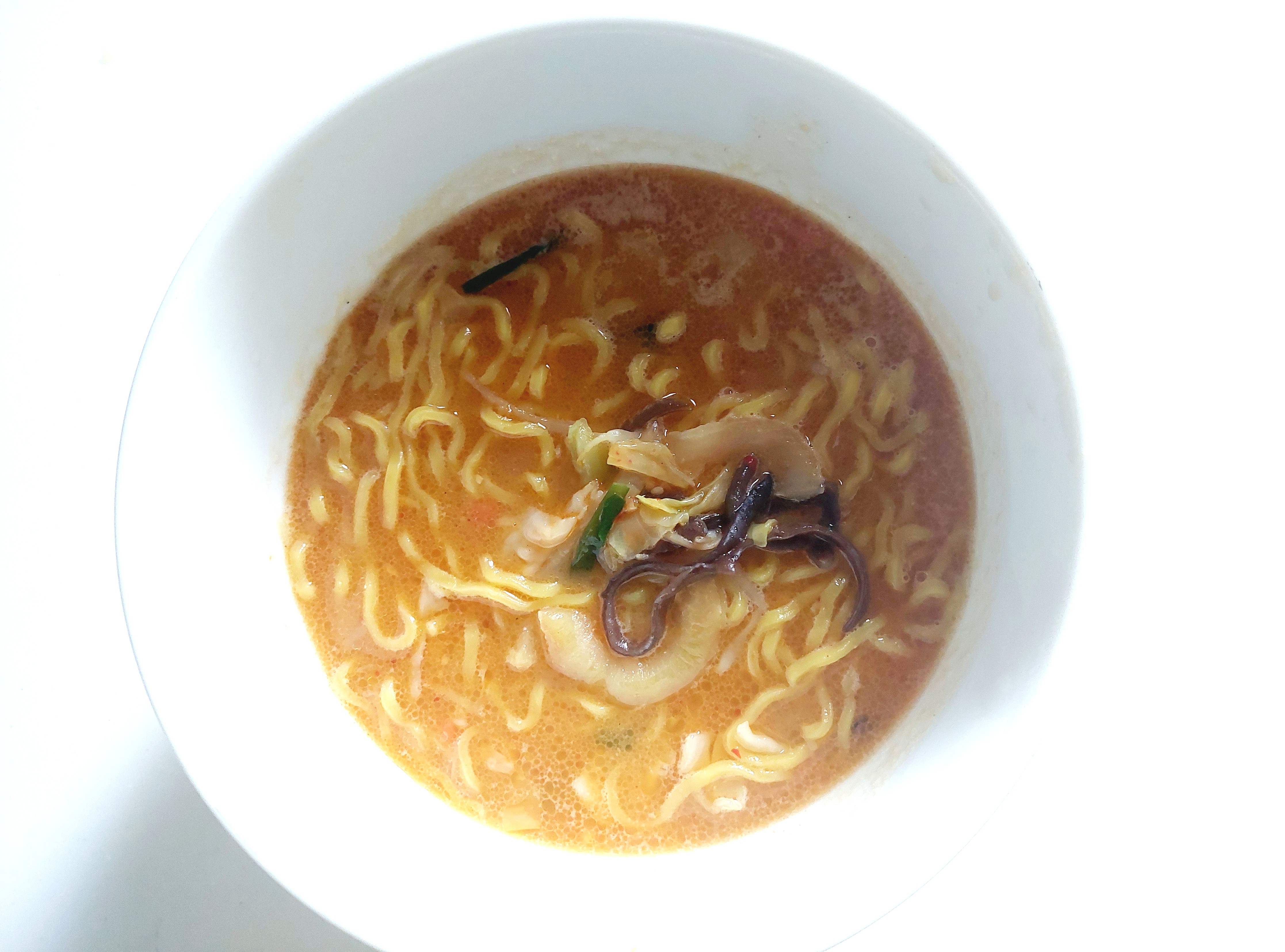 コープ「けやき監修　札幌味噌ラーメン」完成画像