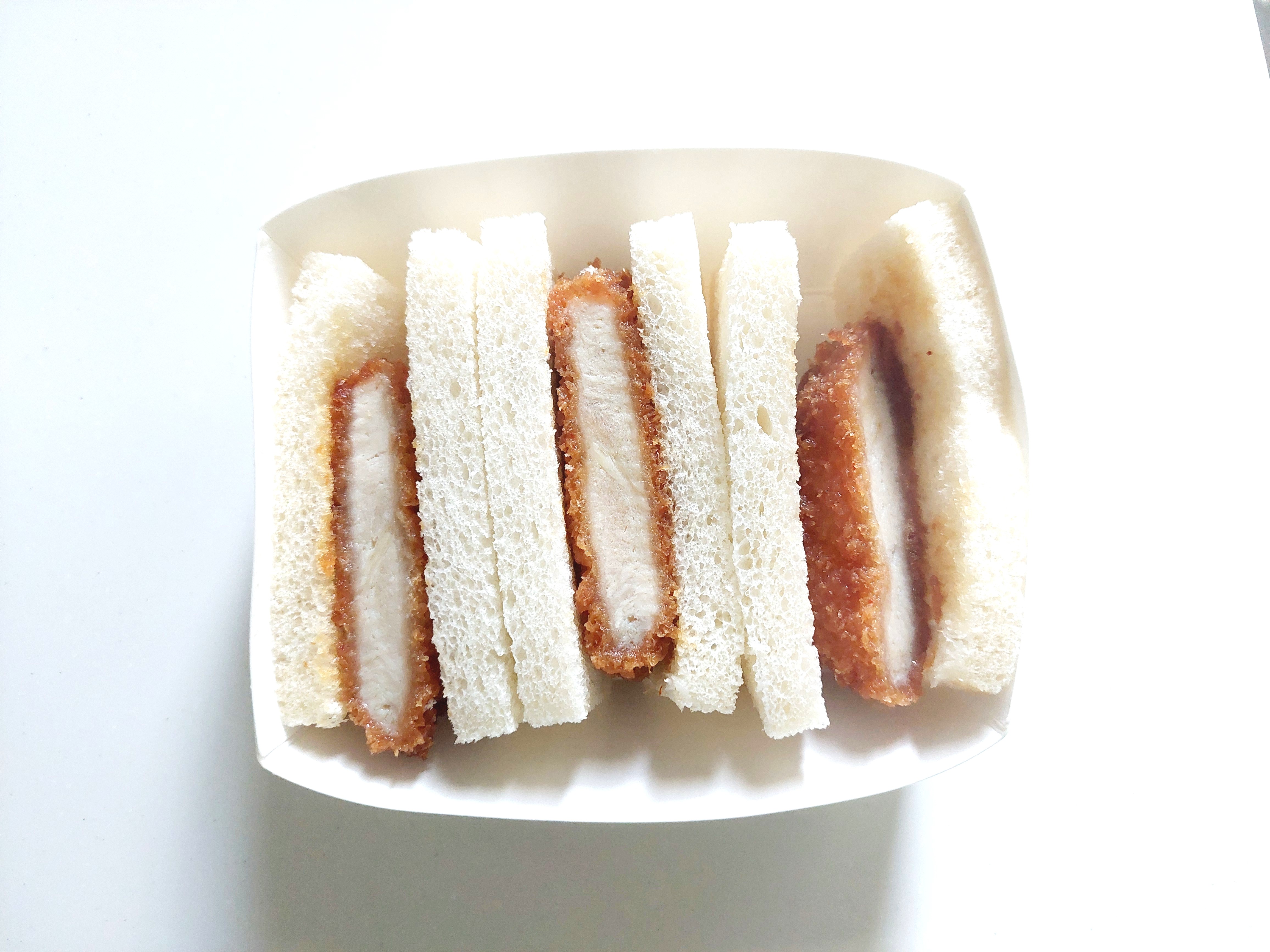 コープ「甘辛チキン南蛮カツサンド」電子レンジ解凍直後