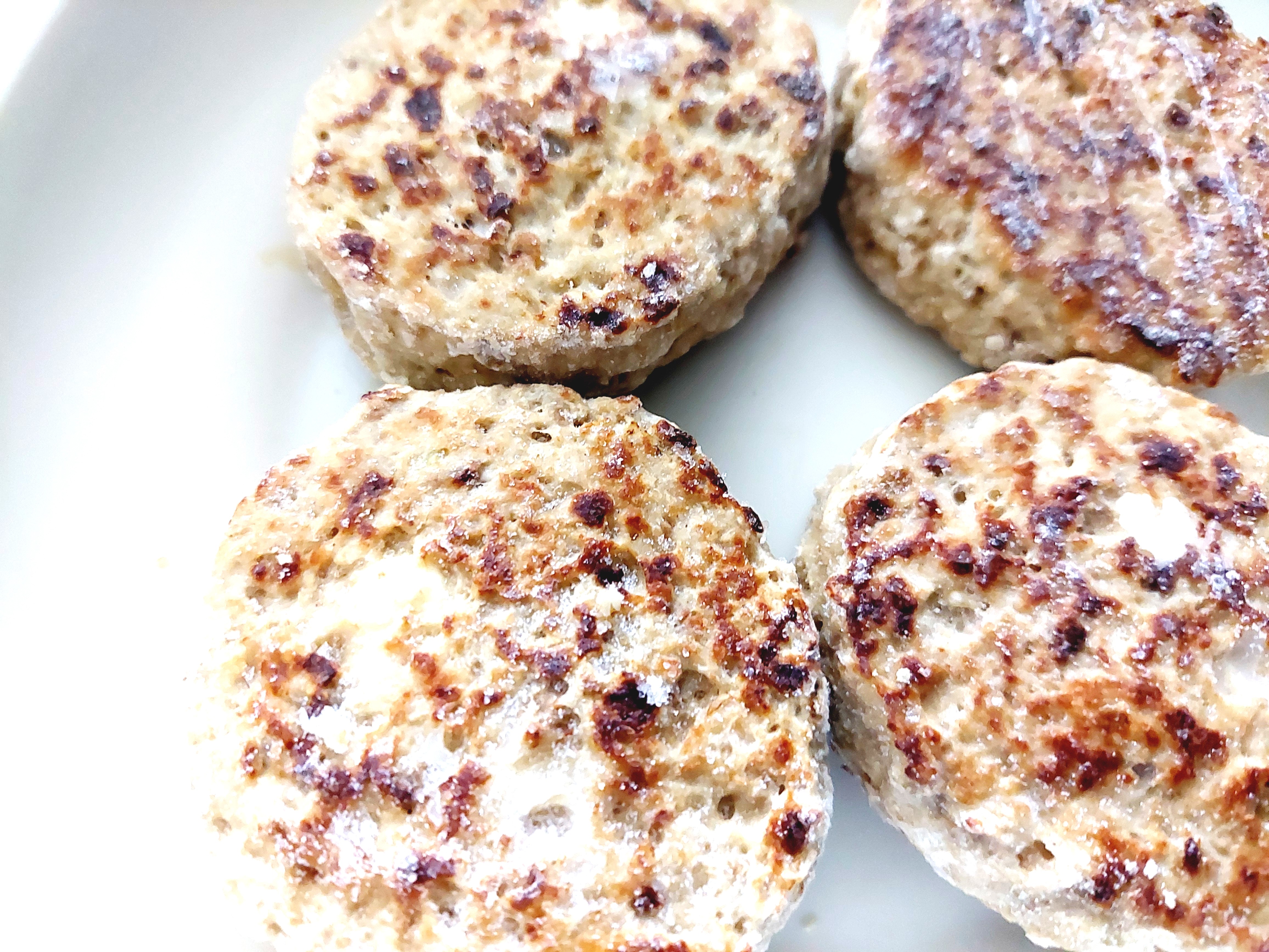 コープ「電子レンジで！肉汁じゅわっとチーズハンバーグ」凍ったままアップ