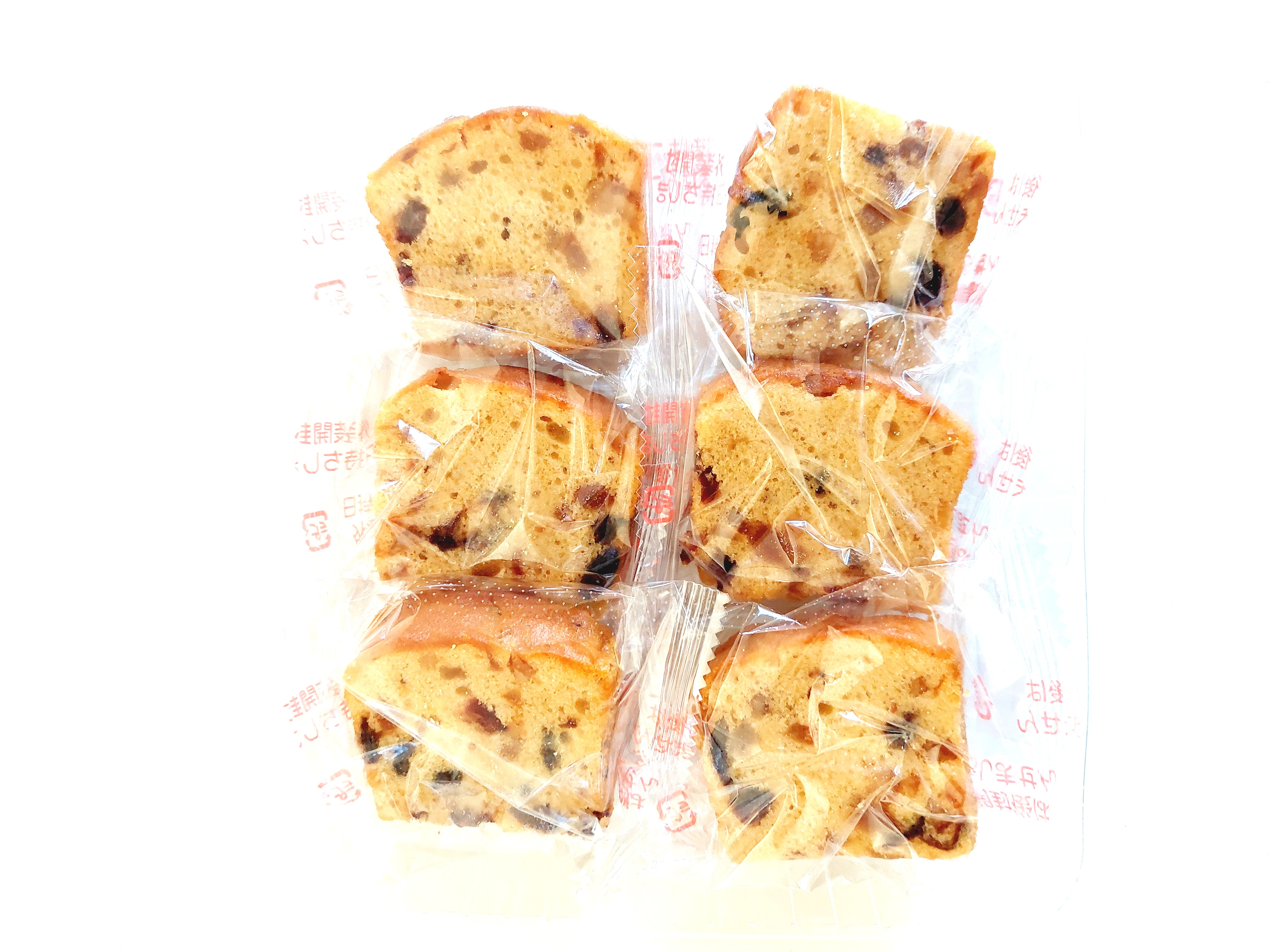 コープ「果実を贅沢に使った　フルーツケーキ」中身を全部出してみた