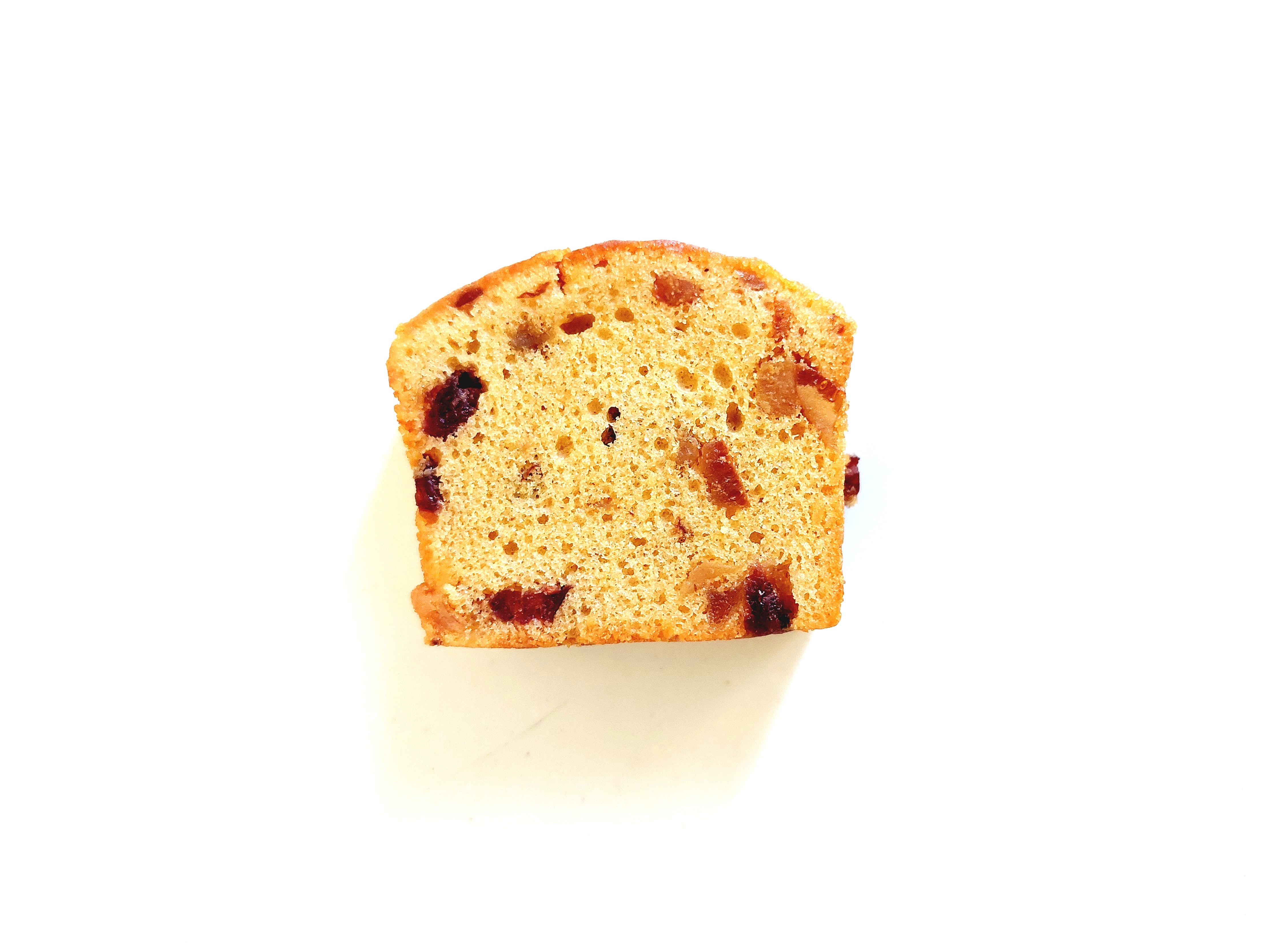 コープ「果実を贅沢に使った　フルーツケーキ」中身の画像