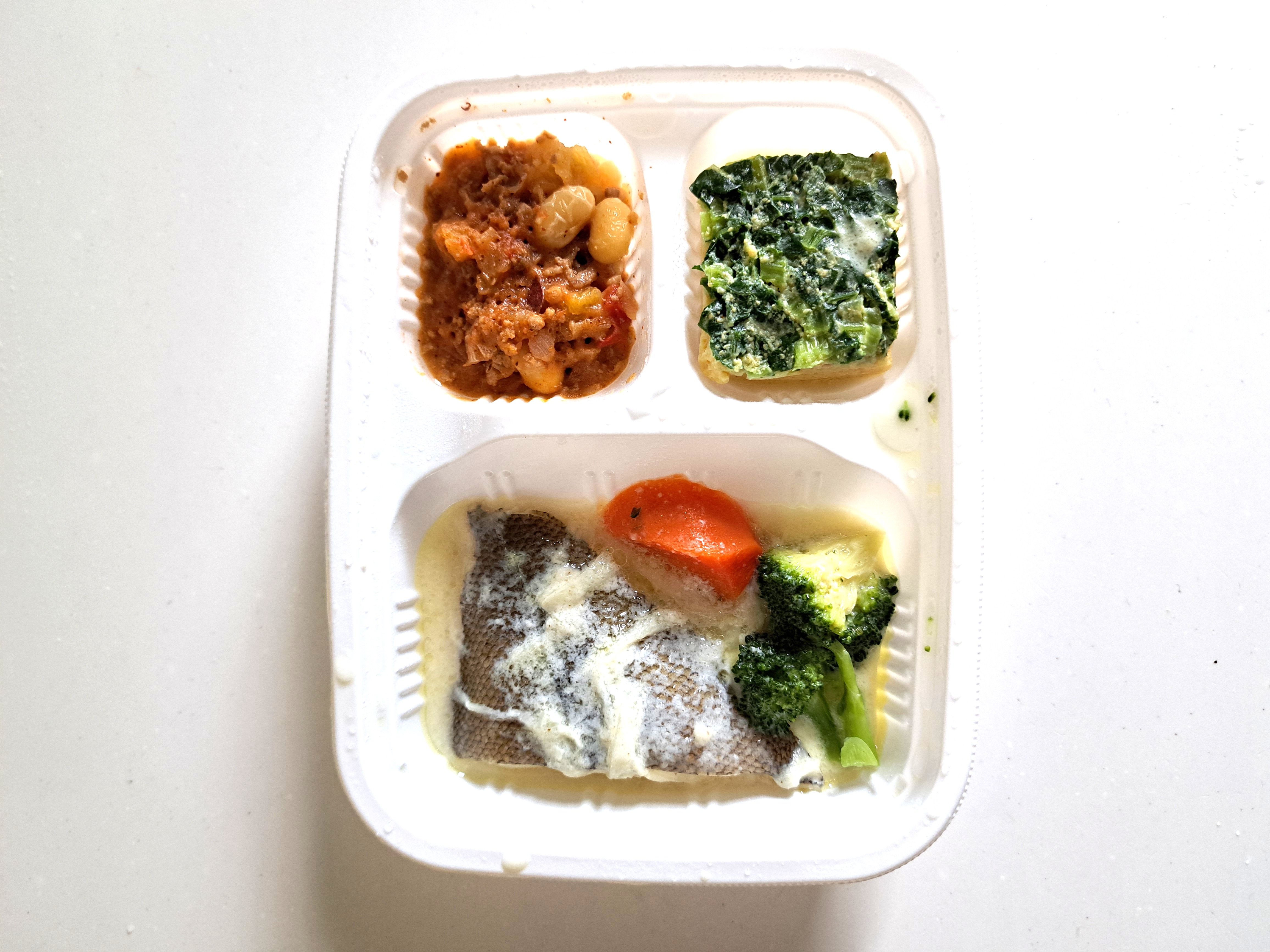 モグモデリ「カレイと野菜のまろやかクリーム煮」解凍直後の画像