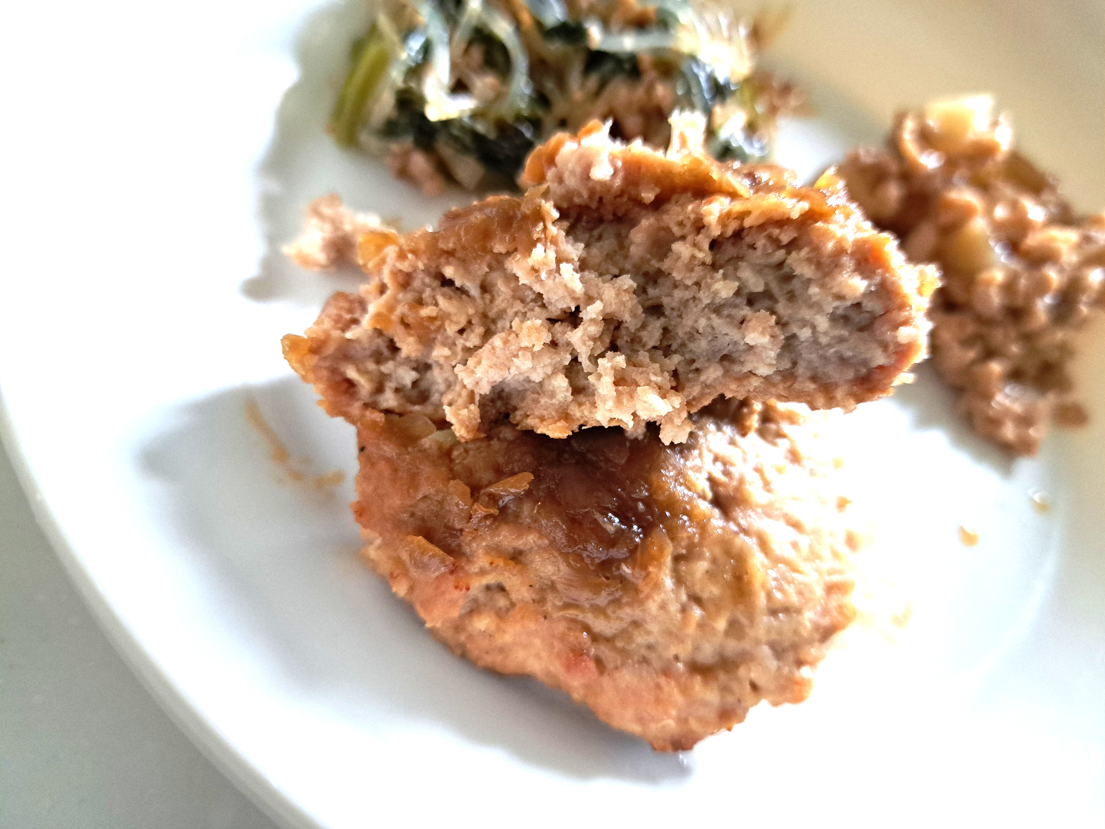 モグモデリ「旨みたっぷり和風オニオンハンバーグ」半分に割ってみた